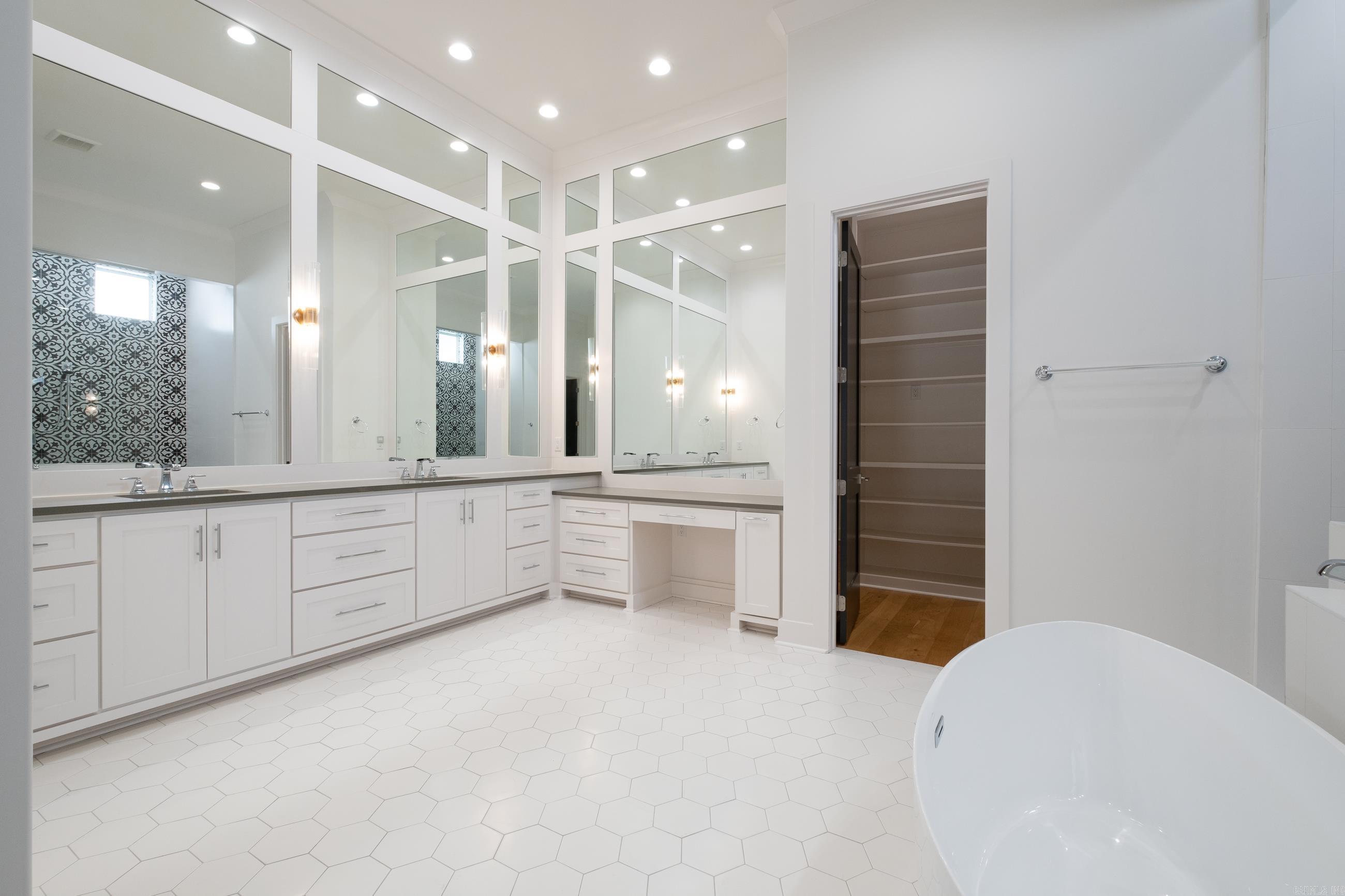 CHENAL VALLEY HALLEN COURT - Residential