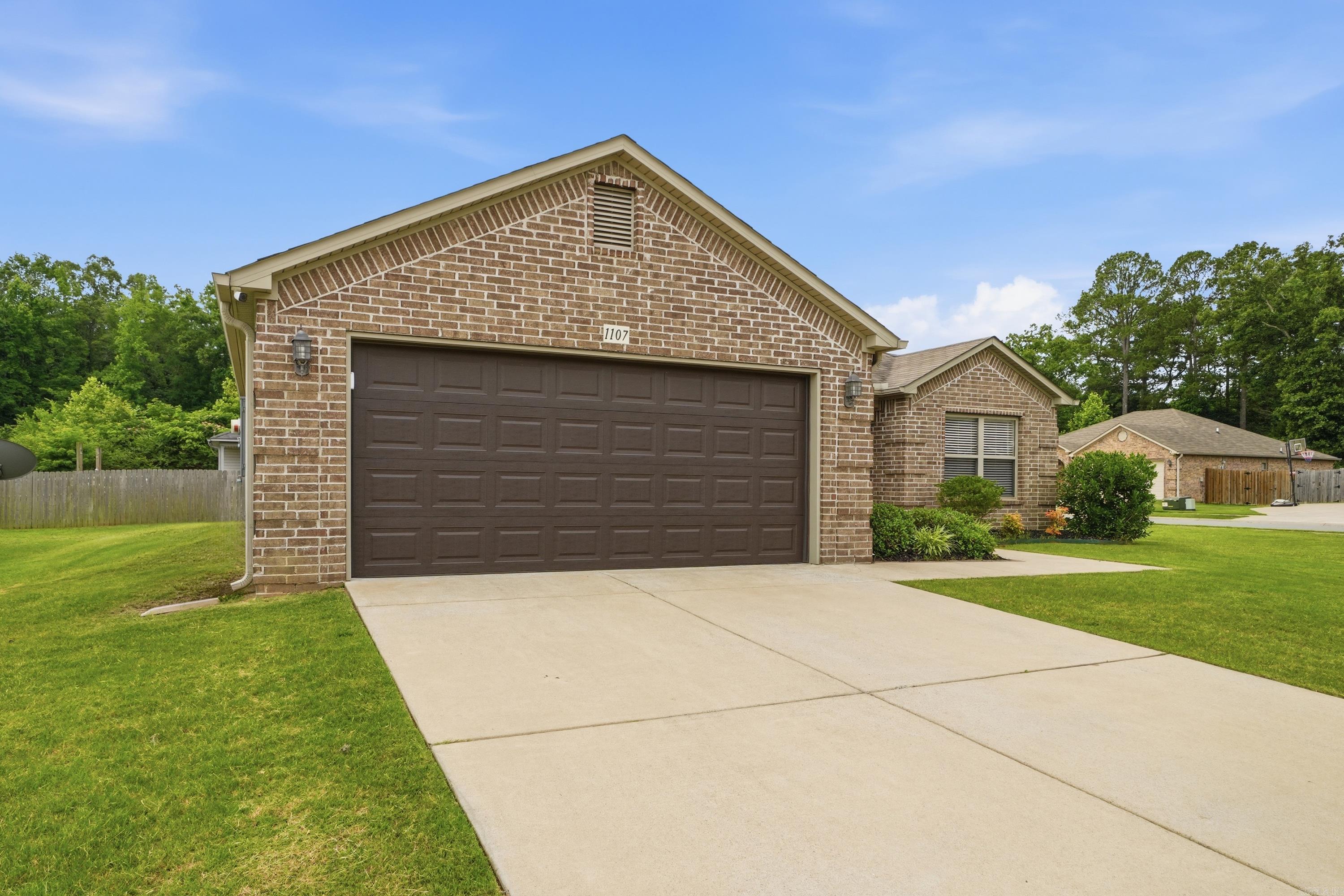 THE CROSSING AT OAK HILL - Residential