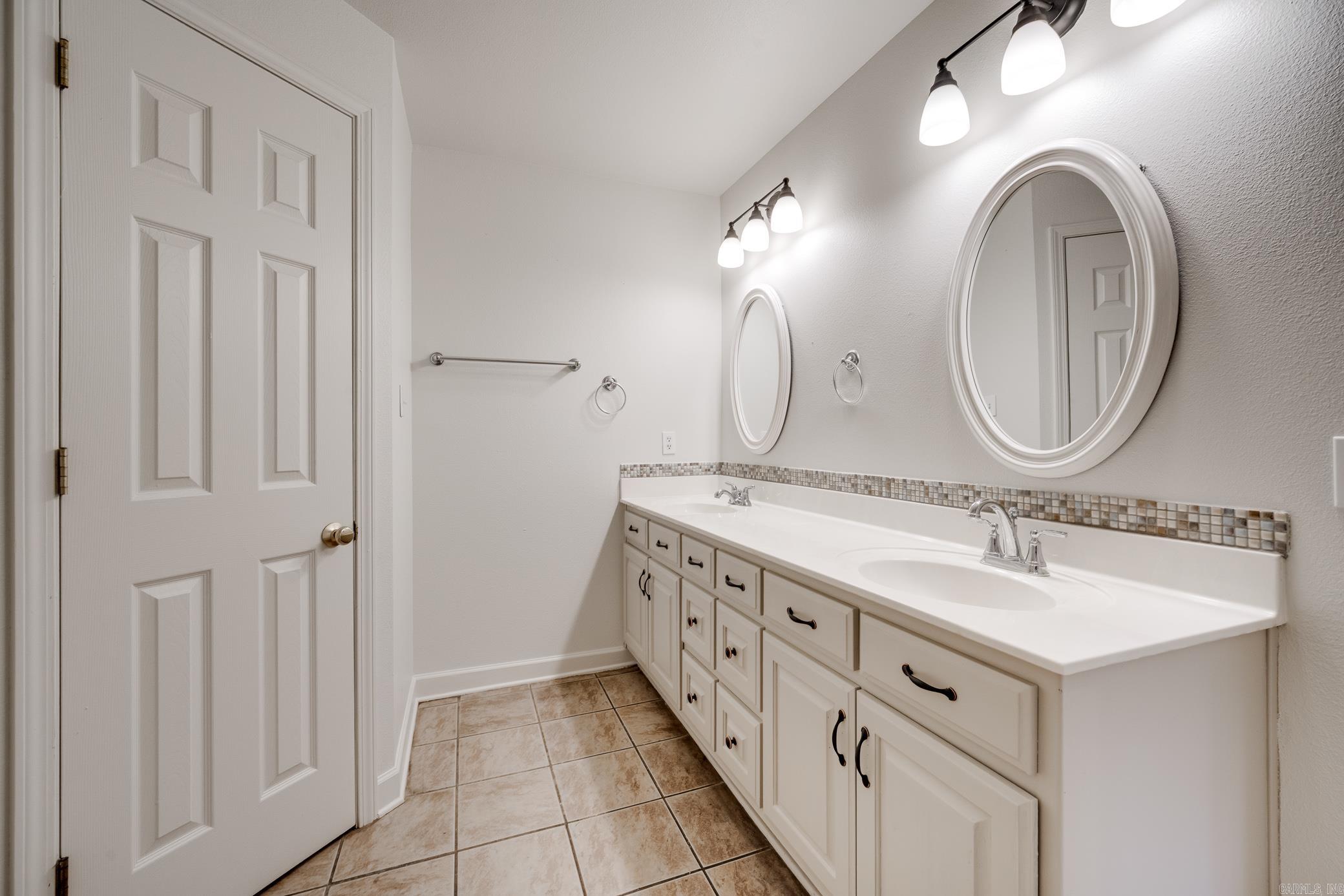 BROADMOOR - Residential