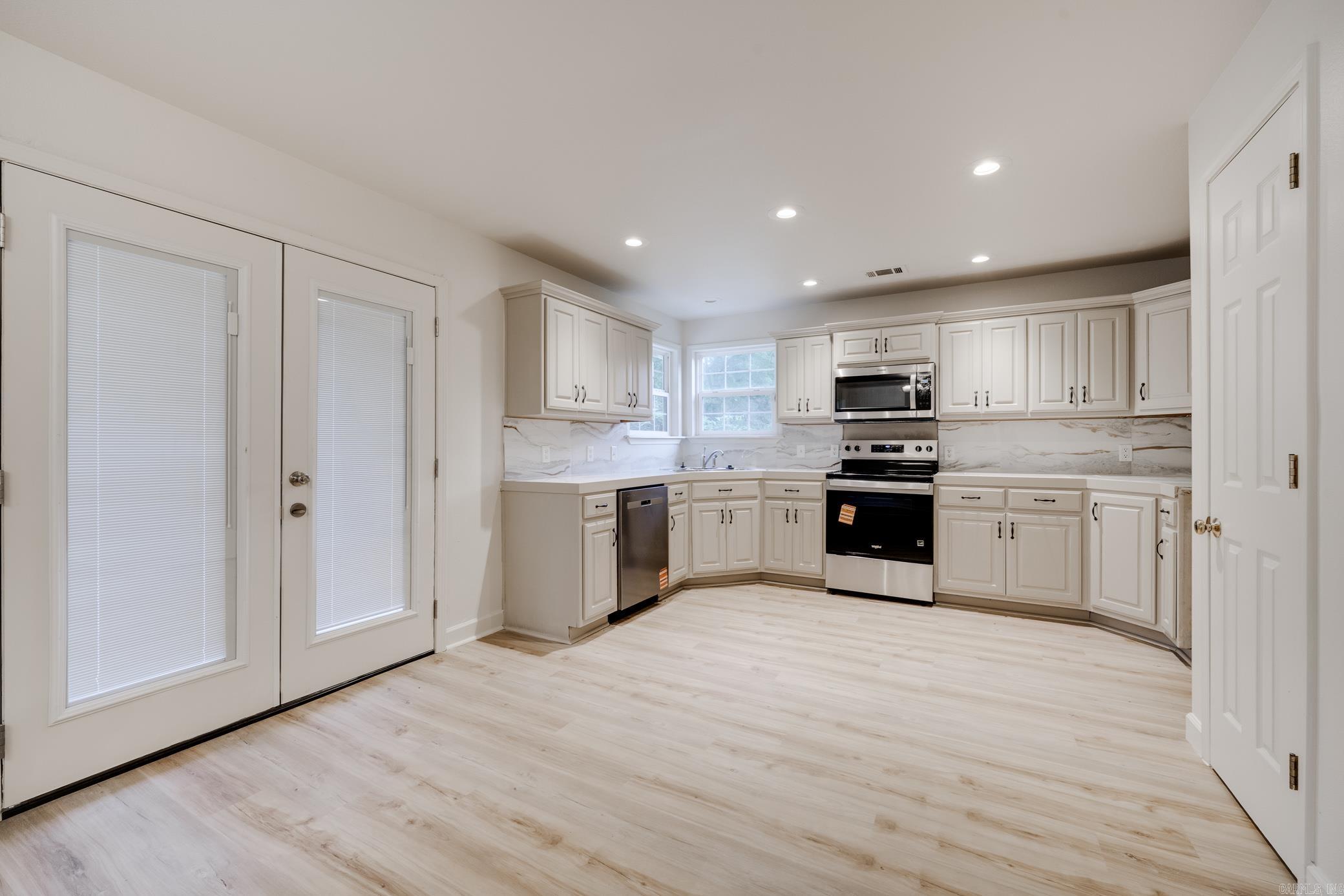 BROADMOOR - Residential