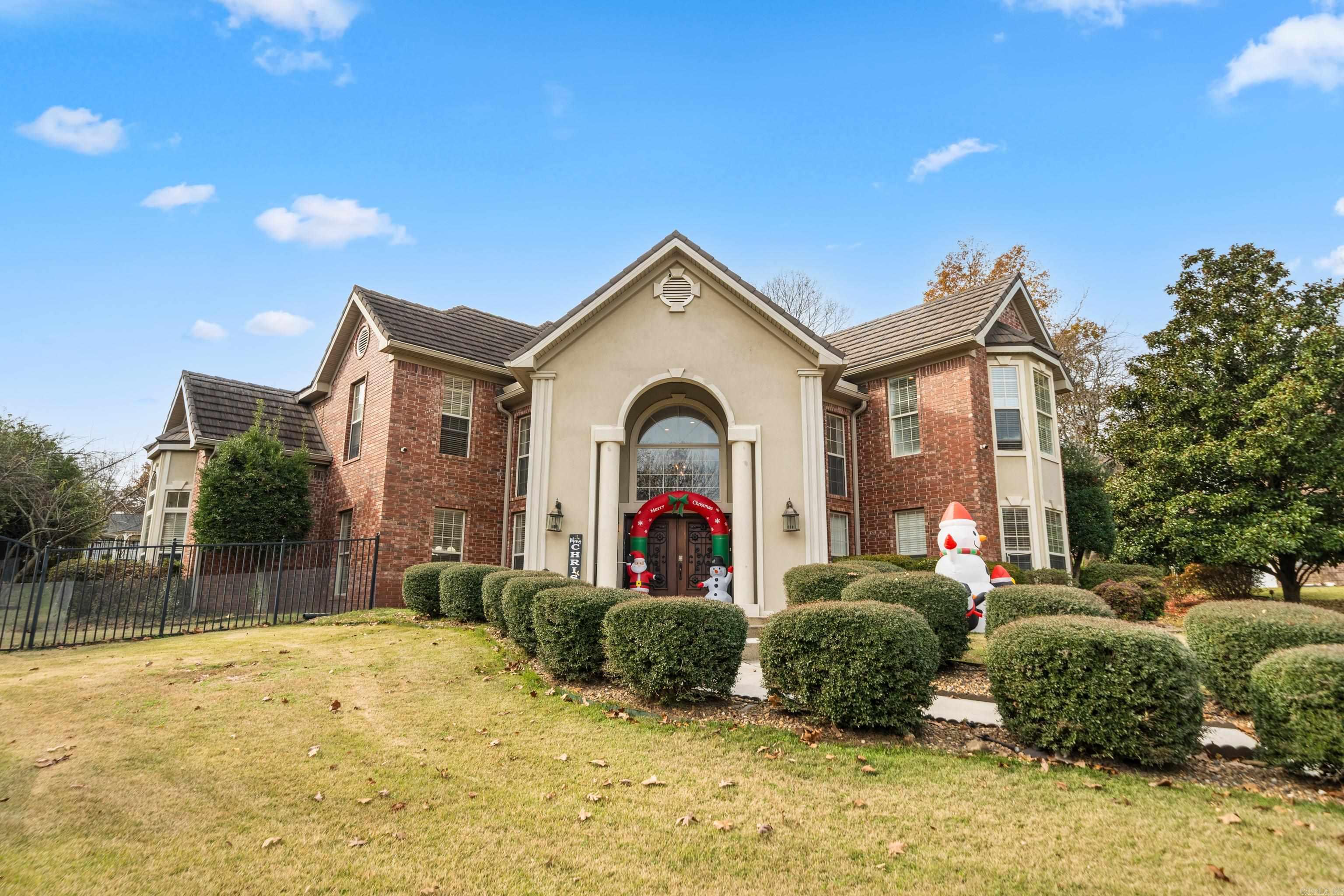 Lake Vibes without the Lakefront price. Driftwood Estates, Lakeside Schools, Massive lot, Curb appeal to die for. Bonus Rooms, Three car Garage, In ground pool, Hot tubs and much more. Seller is motivated and ready to make a deal! Access to private boat lunch. Gated Community