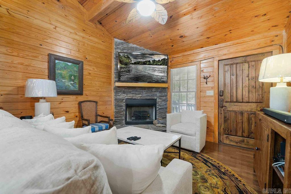PRIMROSE CREEK - Residential