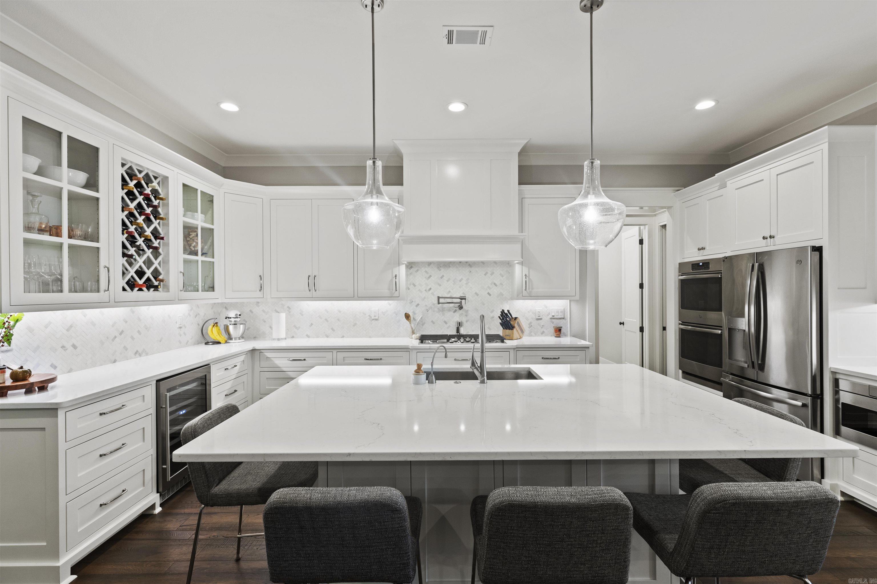 CHENAL VALLEY "ENSBURY PLACE" - Residential