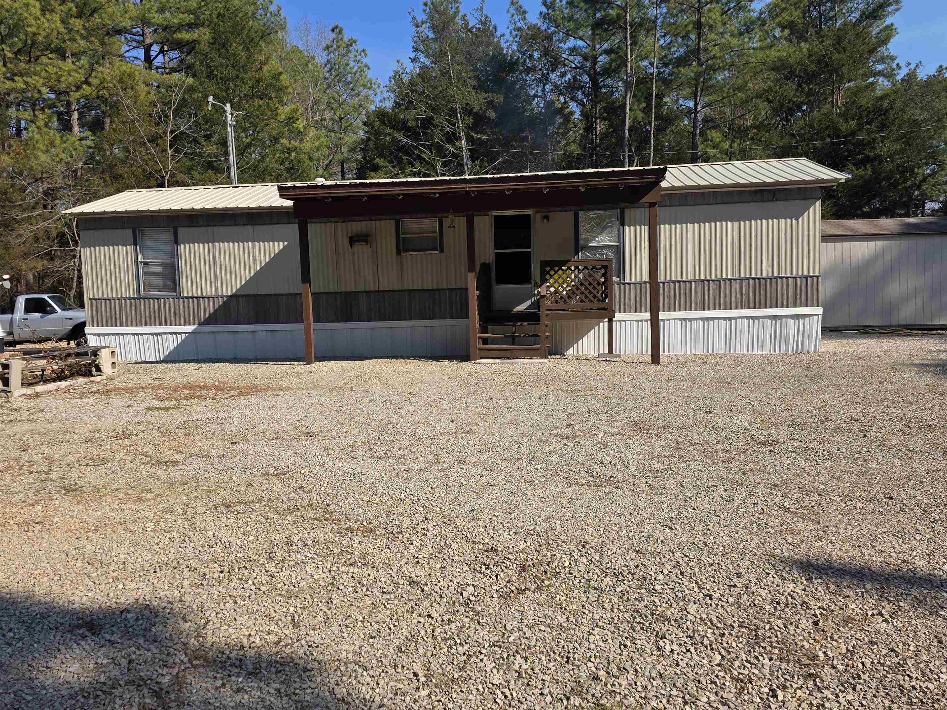Cute 2-bedroom, 1 bath home in Cherokee Village Santa Fe addition. Has open floor plan kitchen dining and living room area. Home comes with washer, dryer and refrigerator. The opportunities are endless. Make an appt to see this property soon.