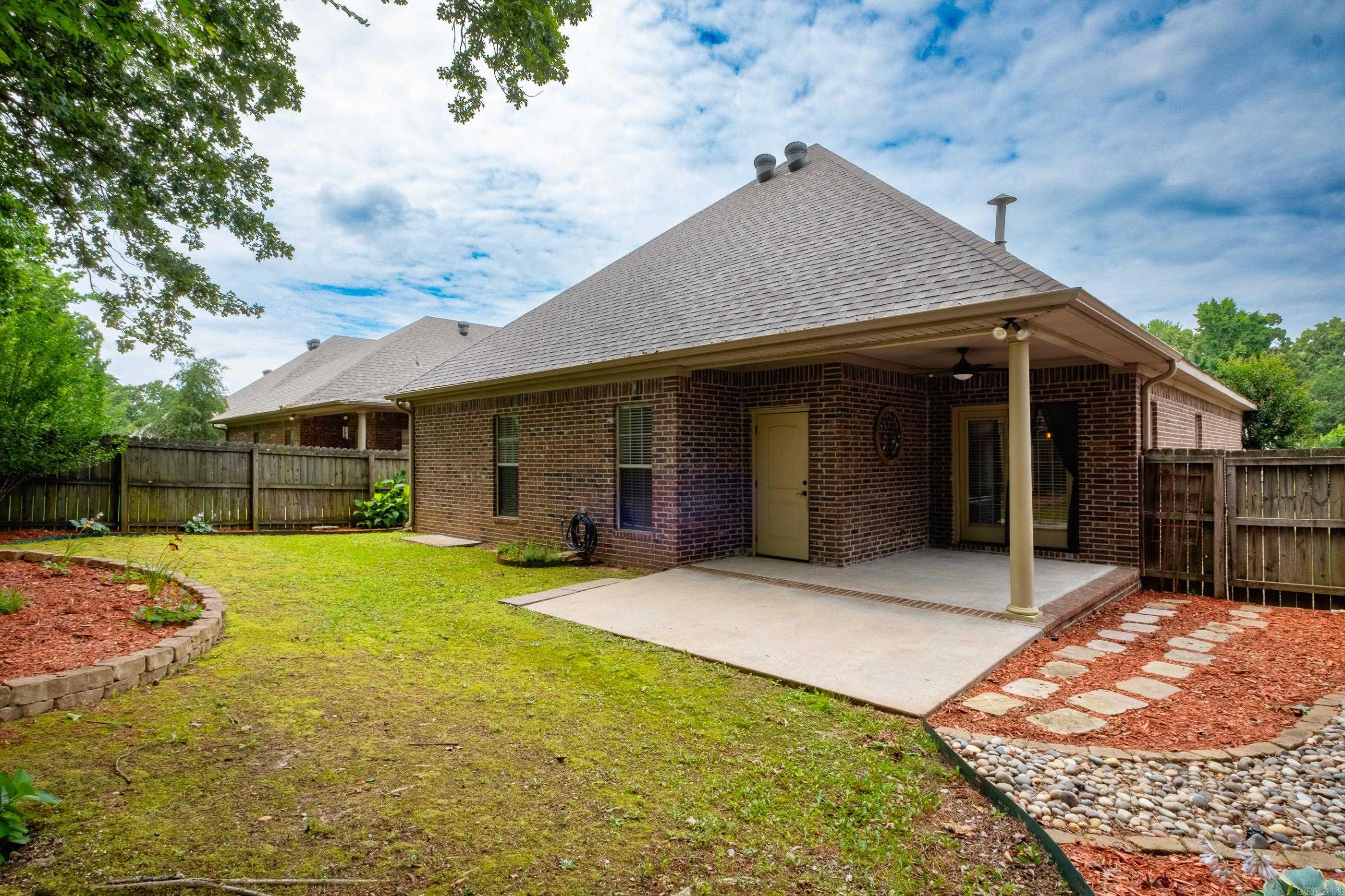LONGLEAF COVE - Residential