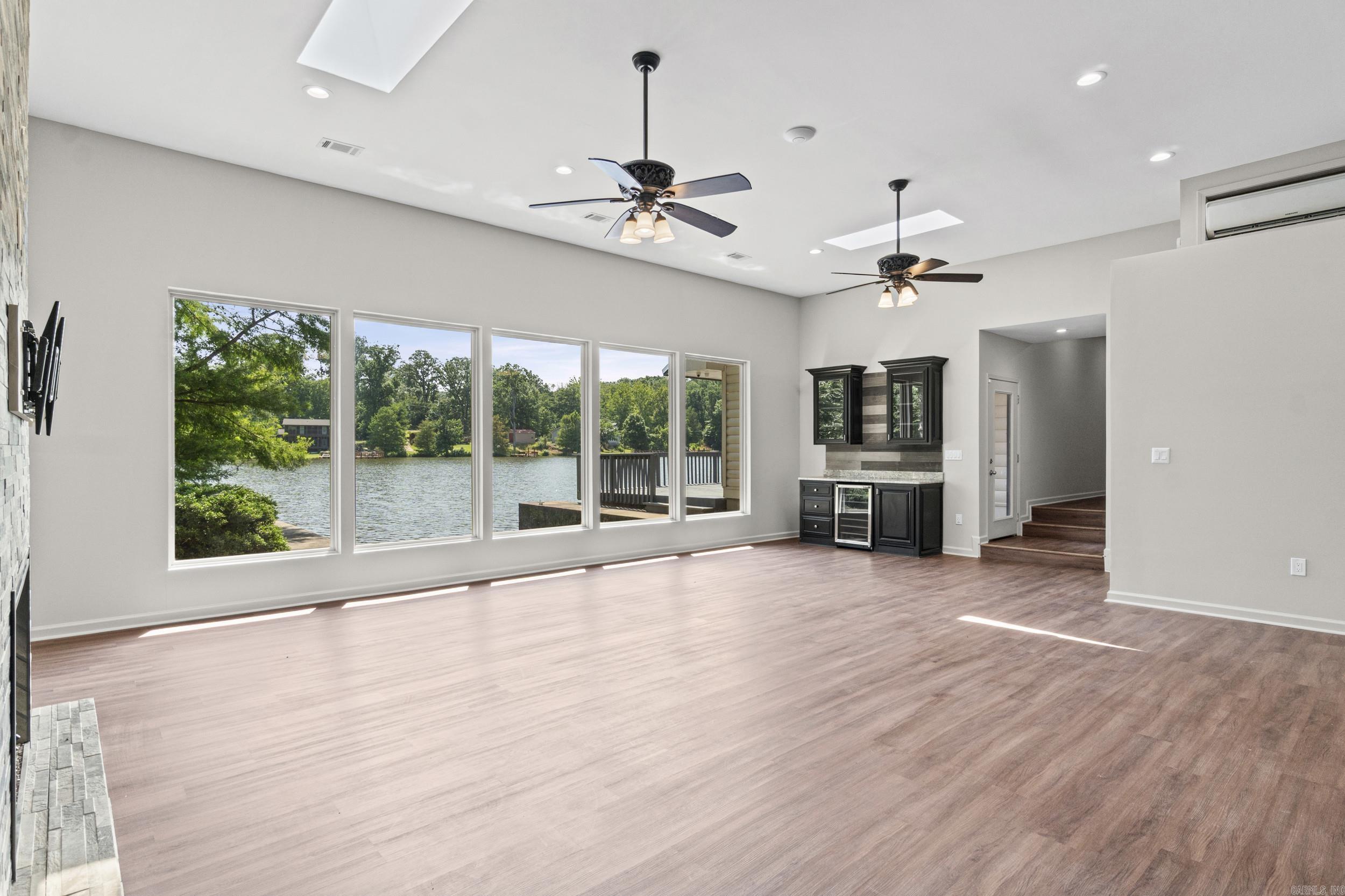HUNTERS REST CORP - Residential