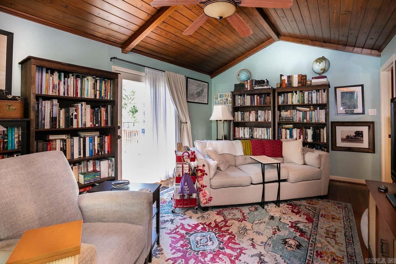 KINGWOOD PLACE - Residential