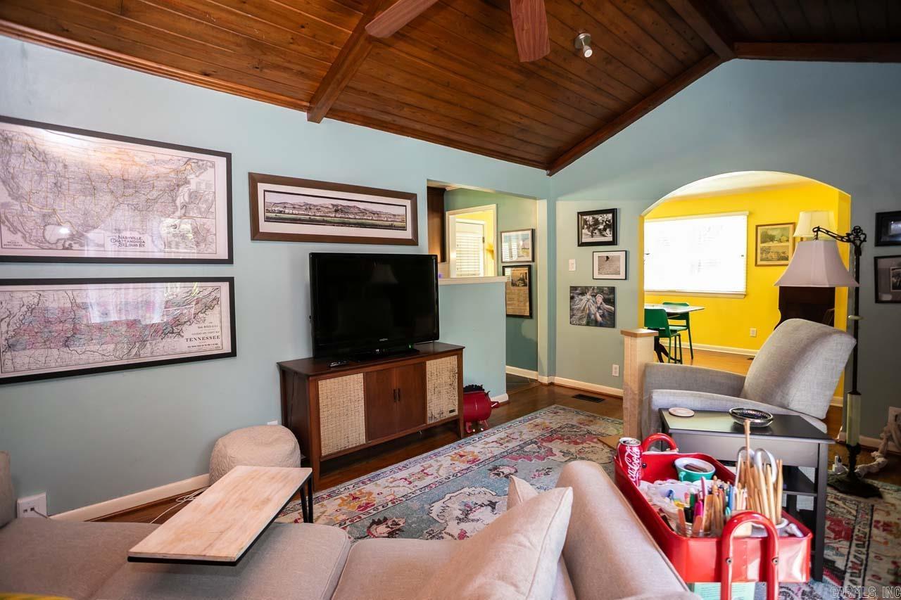 KINGWOOD PLACE - Residential