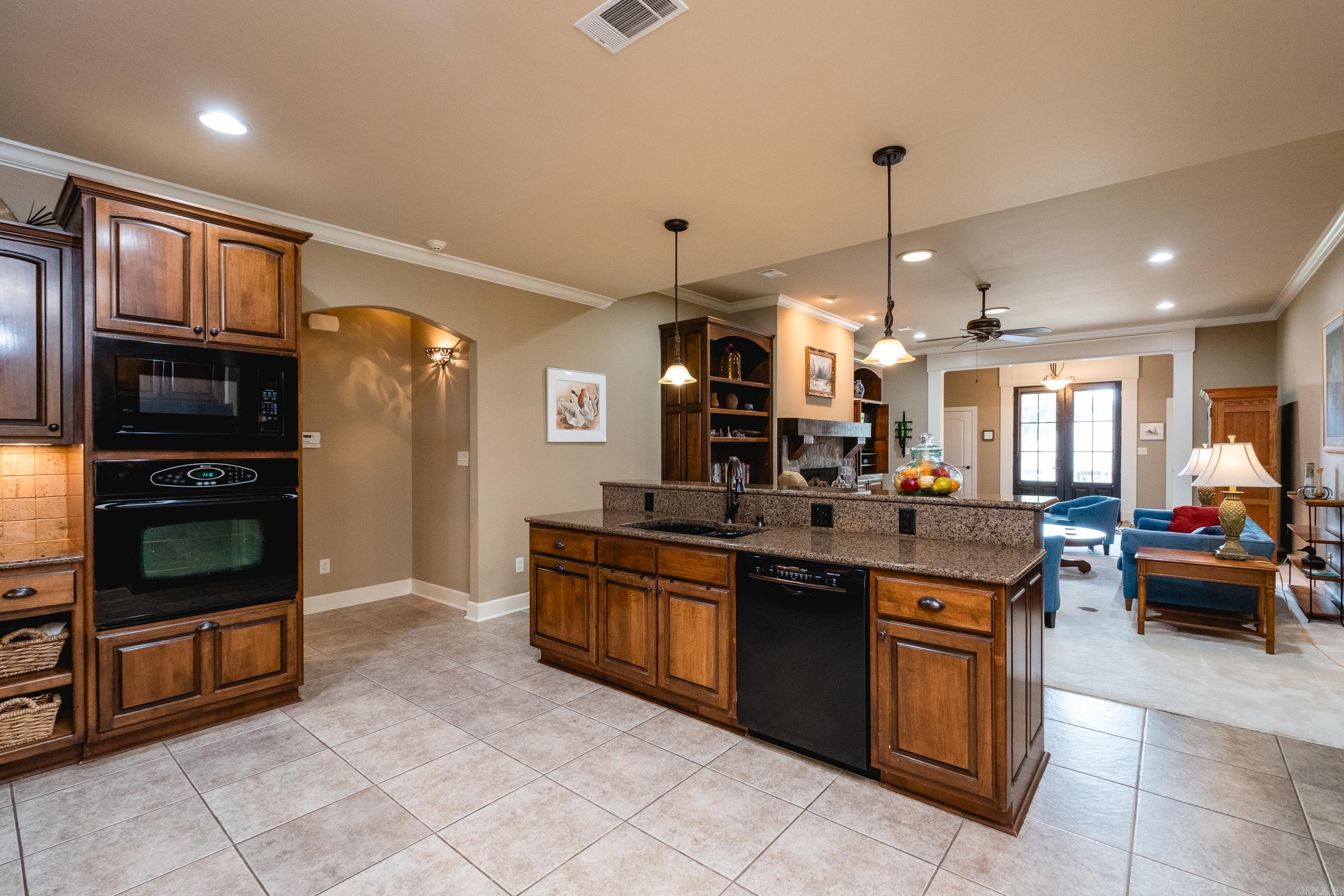PINNACLE VALLEY COURT - Residential