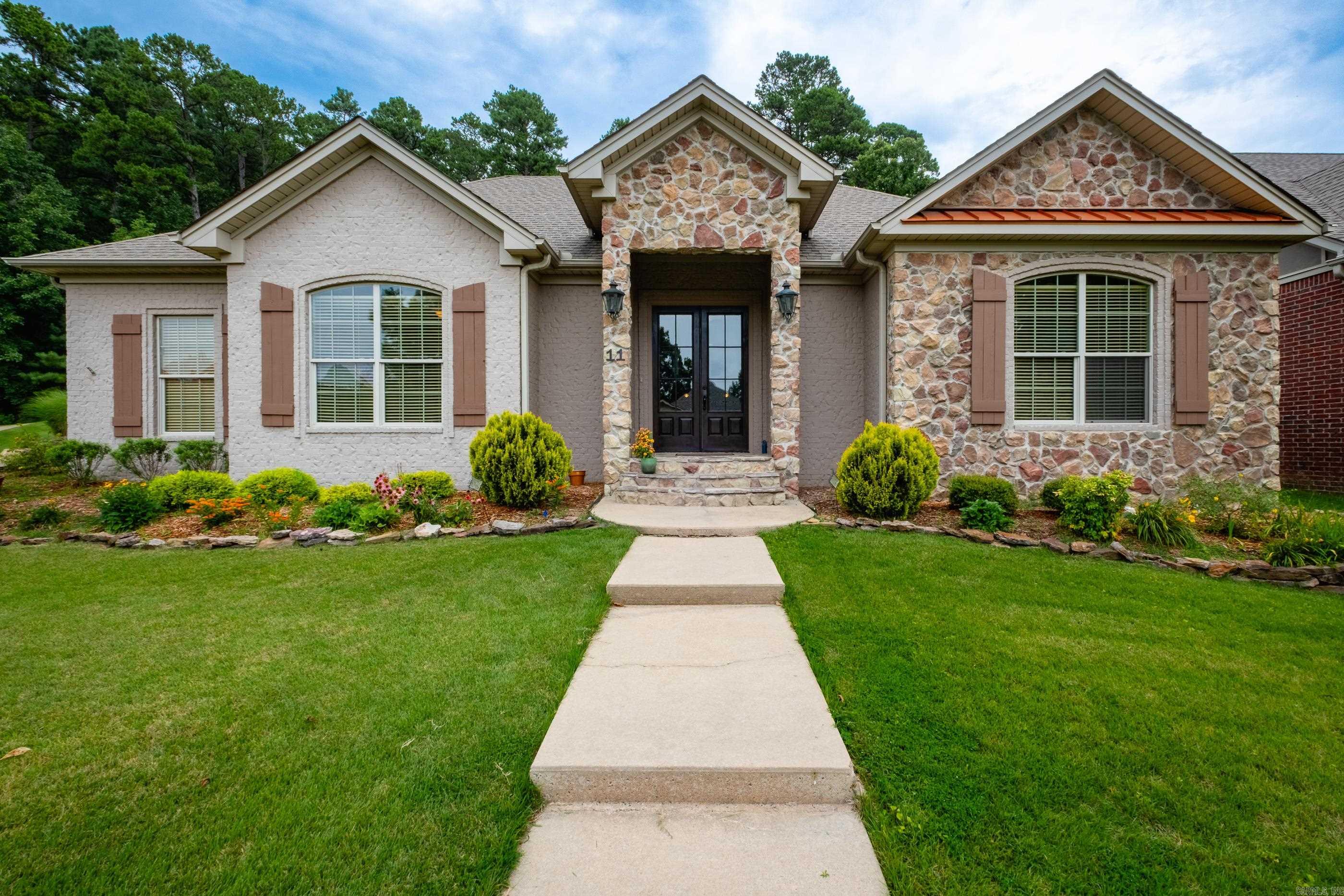 PINNACLE VALLEY COURT - Residential