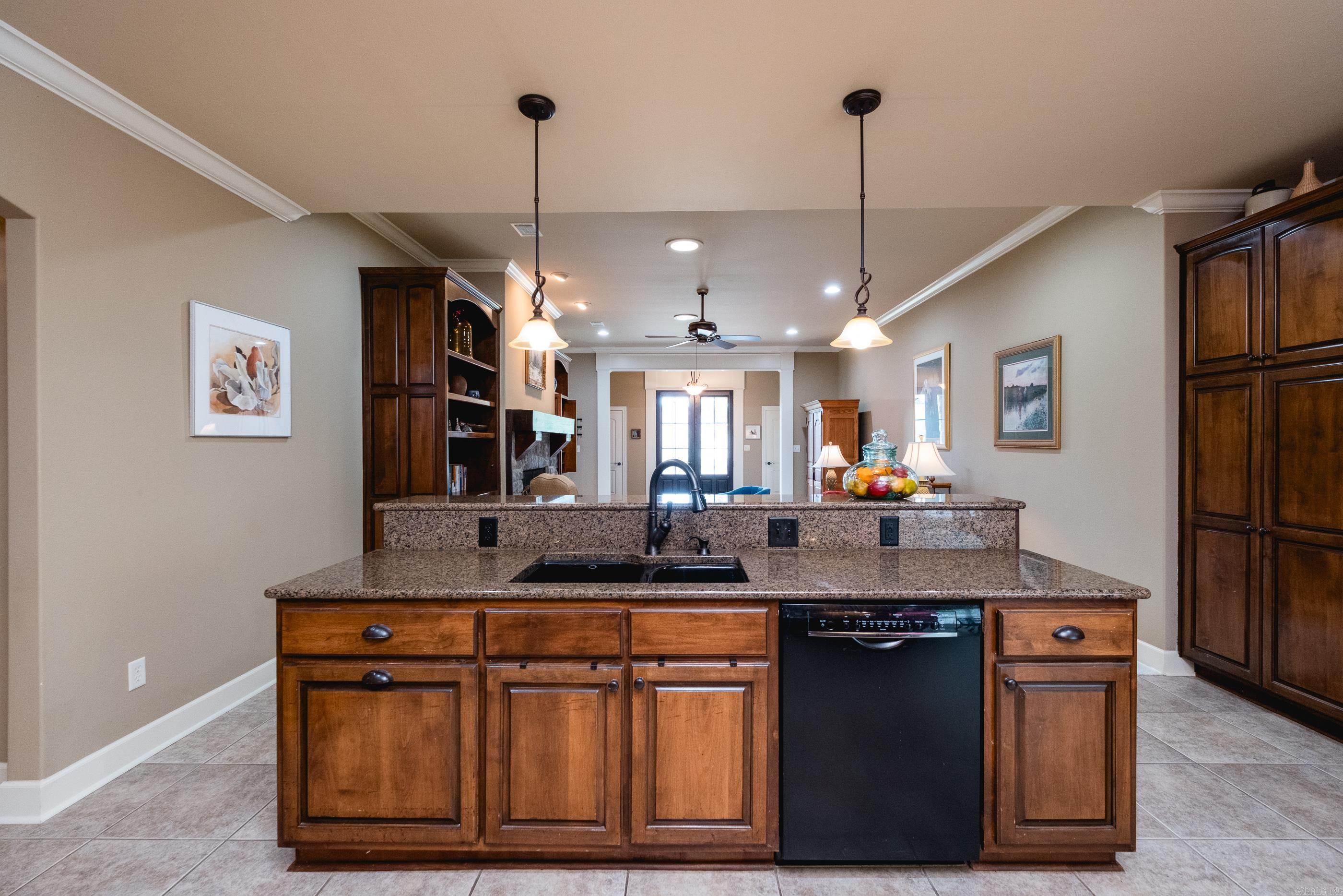 PINNACLE VALLEY COURT - Residential