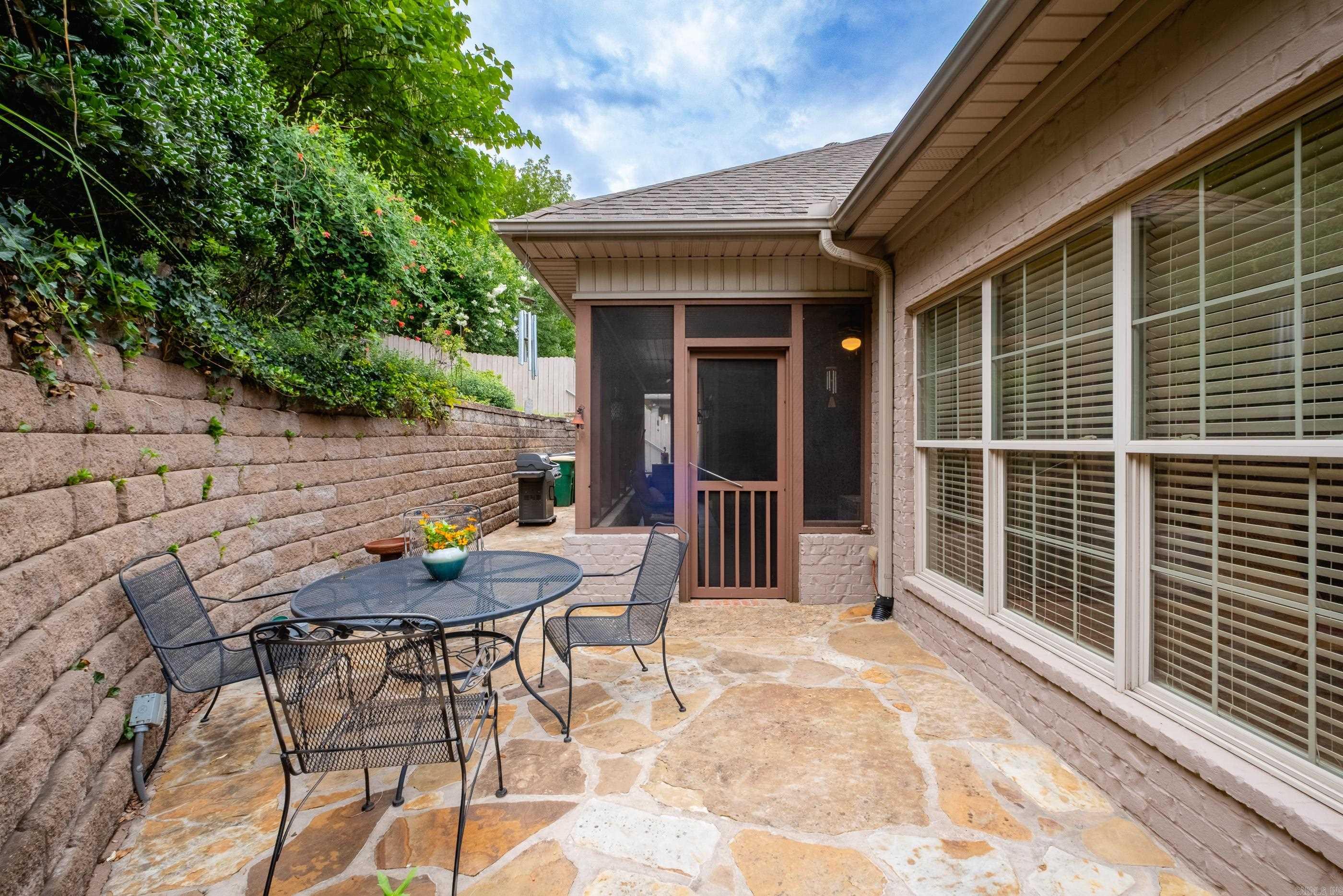 PINNACLE VALLEY COURT - Residential