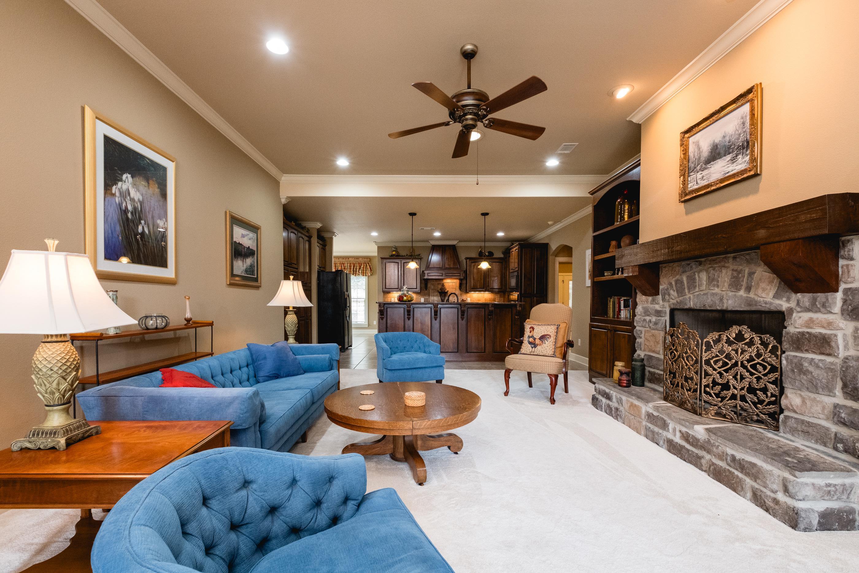PINNACLE VALLEY COURT - Residential