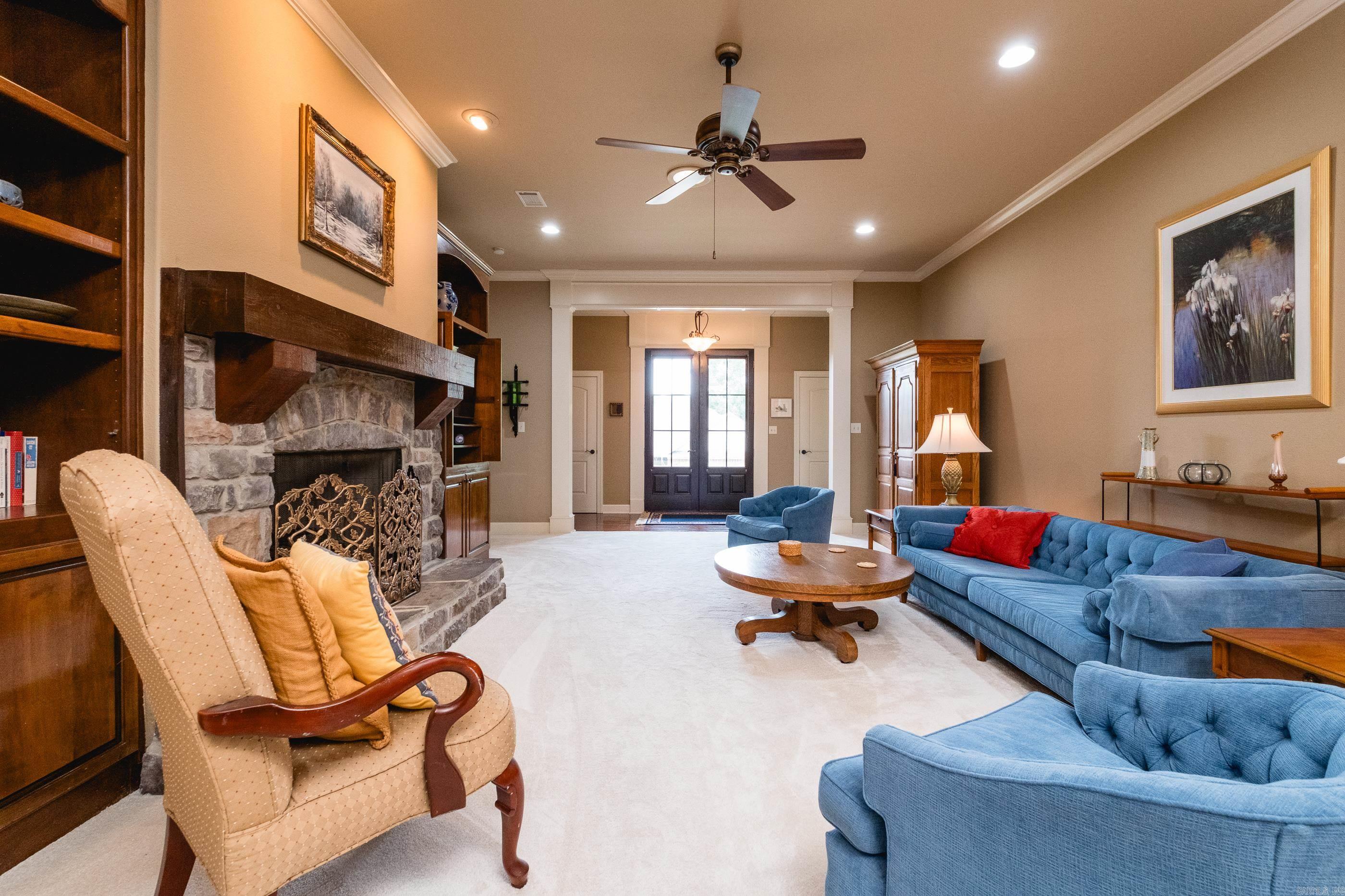 PINNACLE VALLEY COURT - Residential