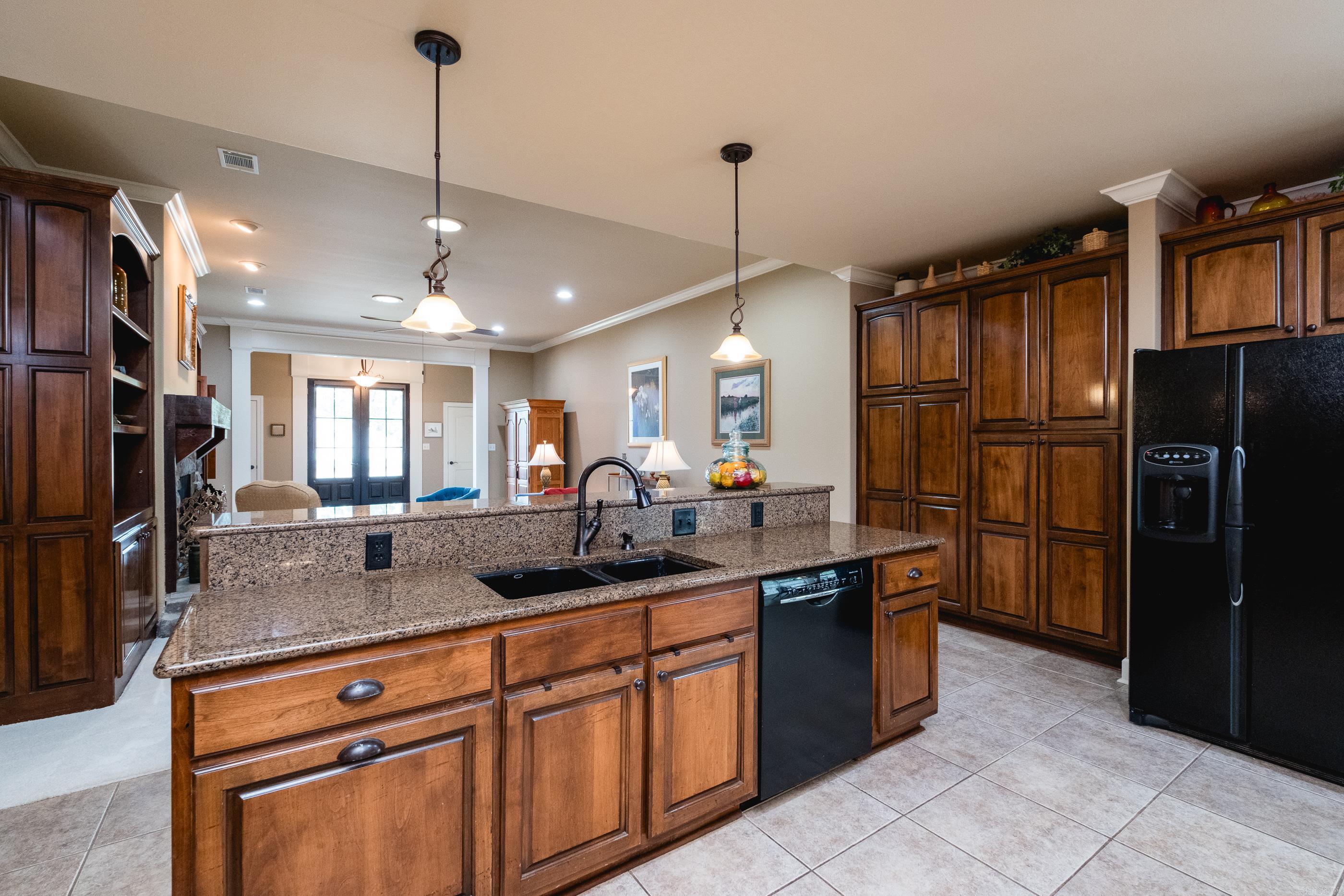 PINNACLE VALLEY COURT - Residential