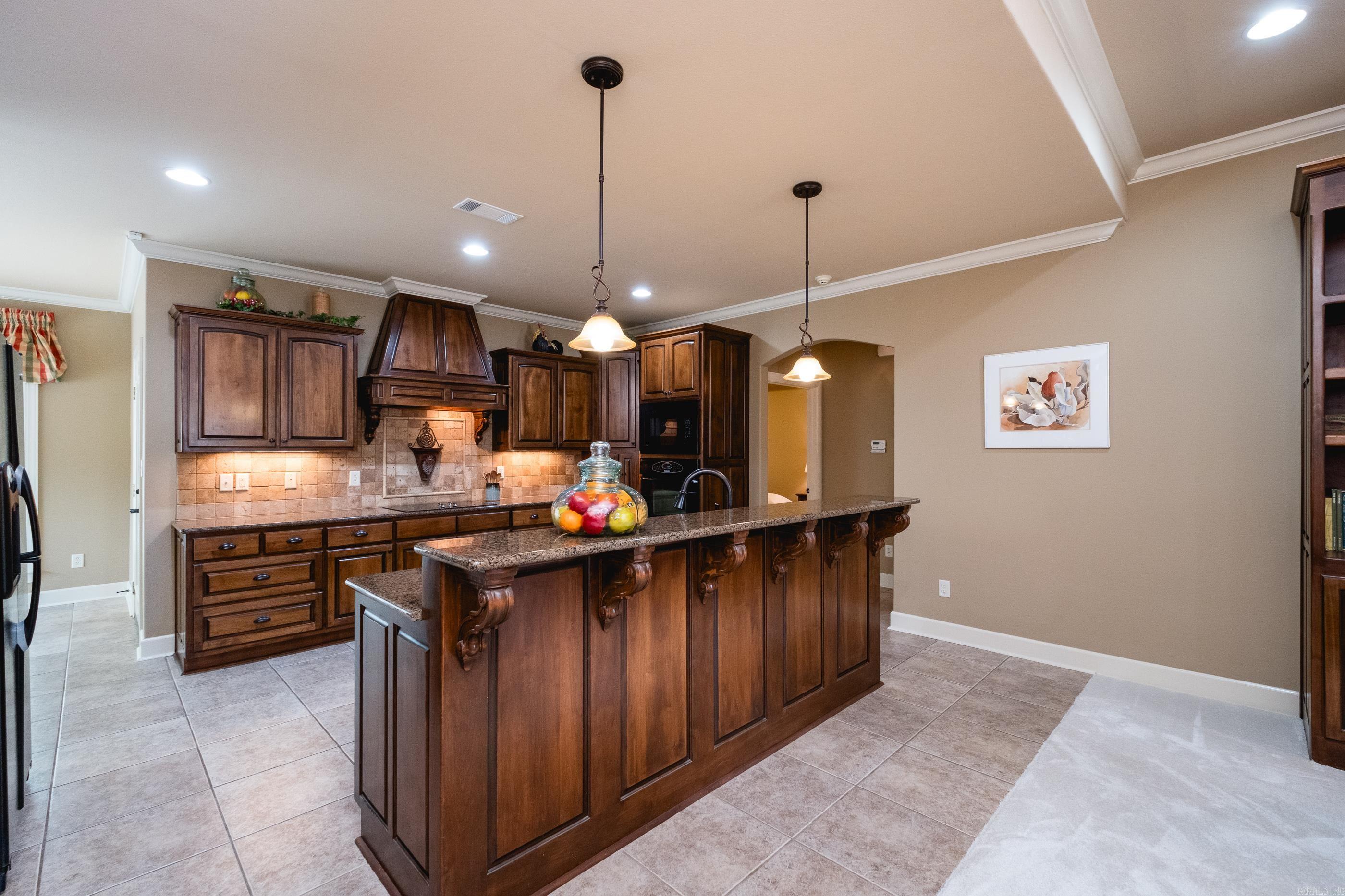 PINNACLE VALLEY COURT - Residential