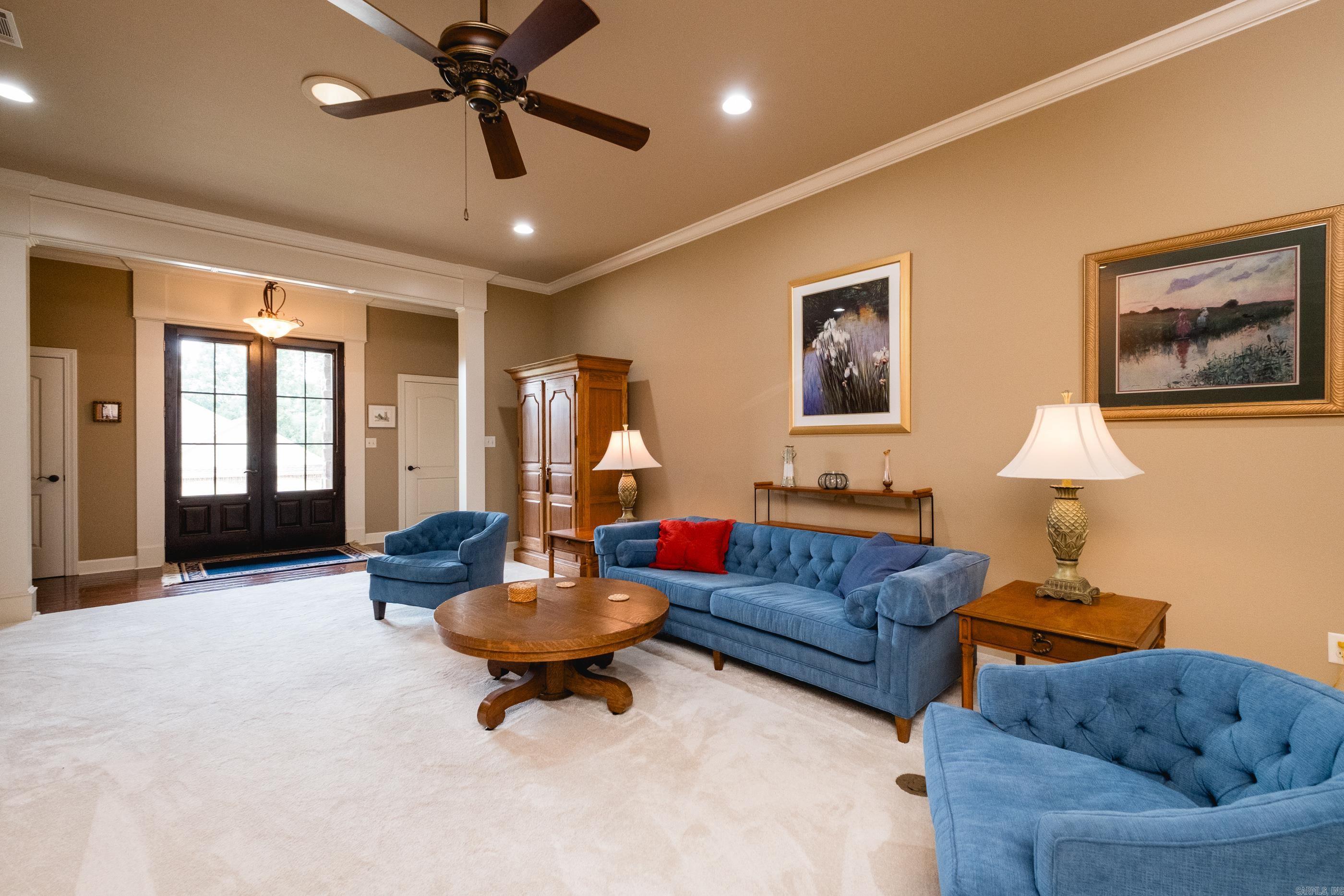 PINNACLE VALLEY COURT - Residential
