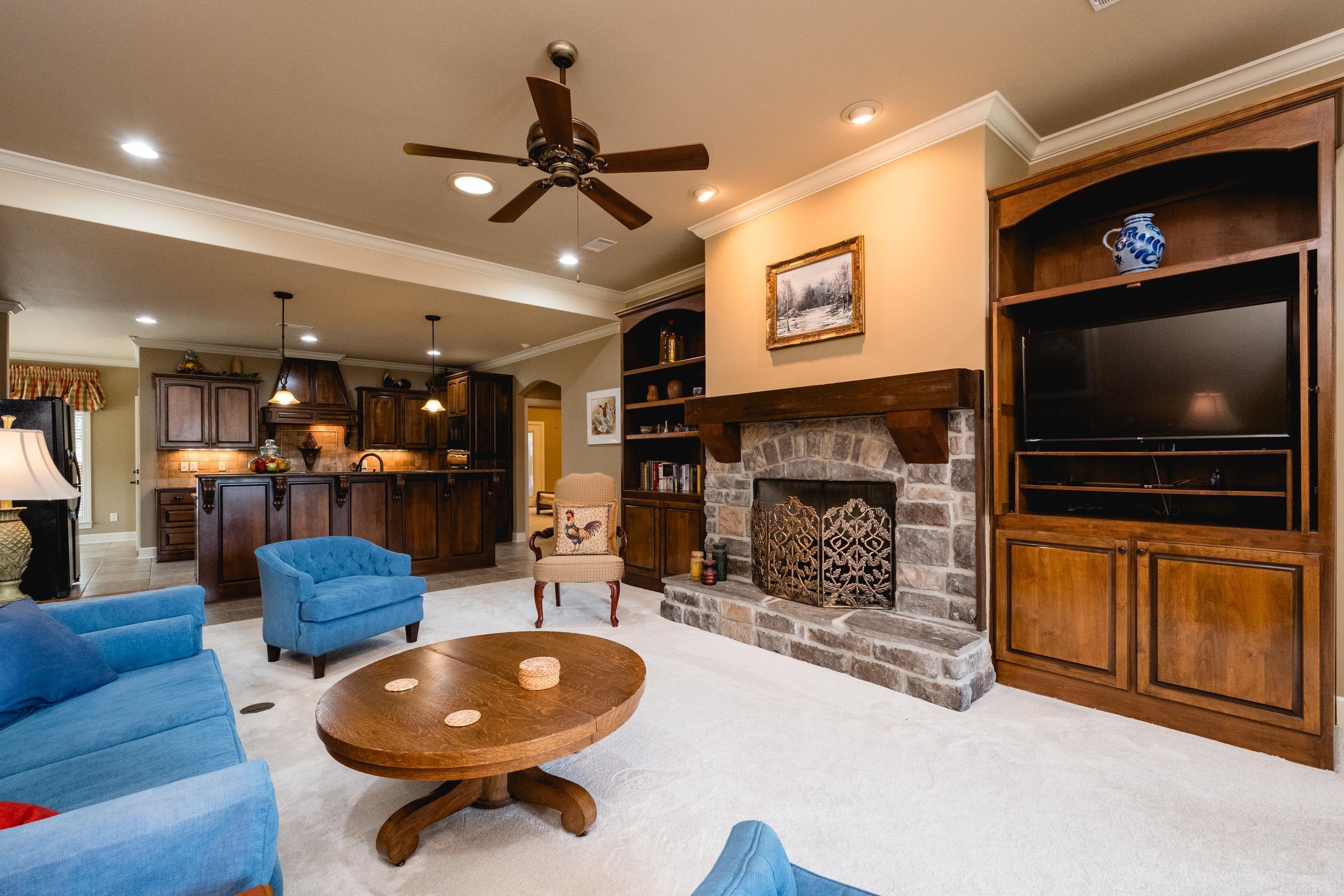 PINNACLE VALLEY COURT - Residential