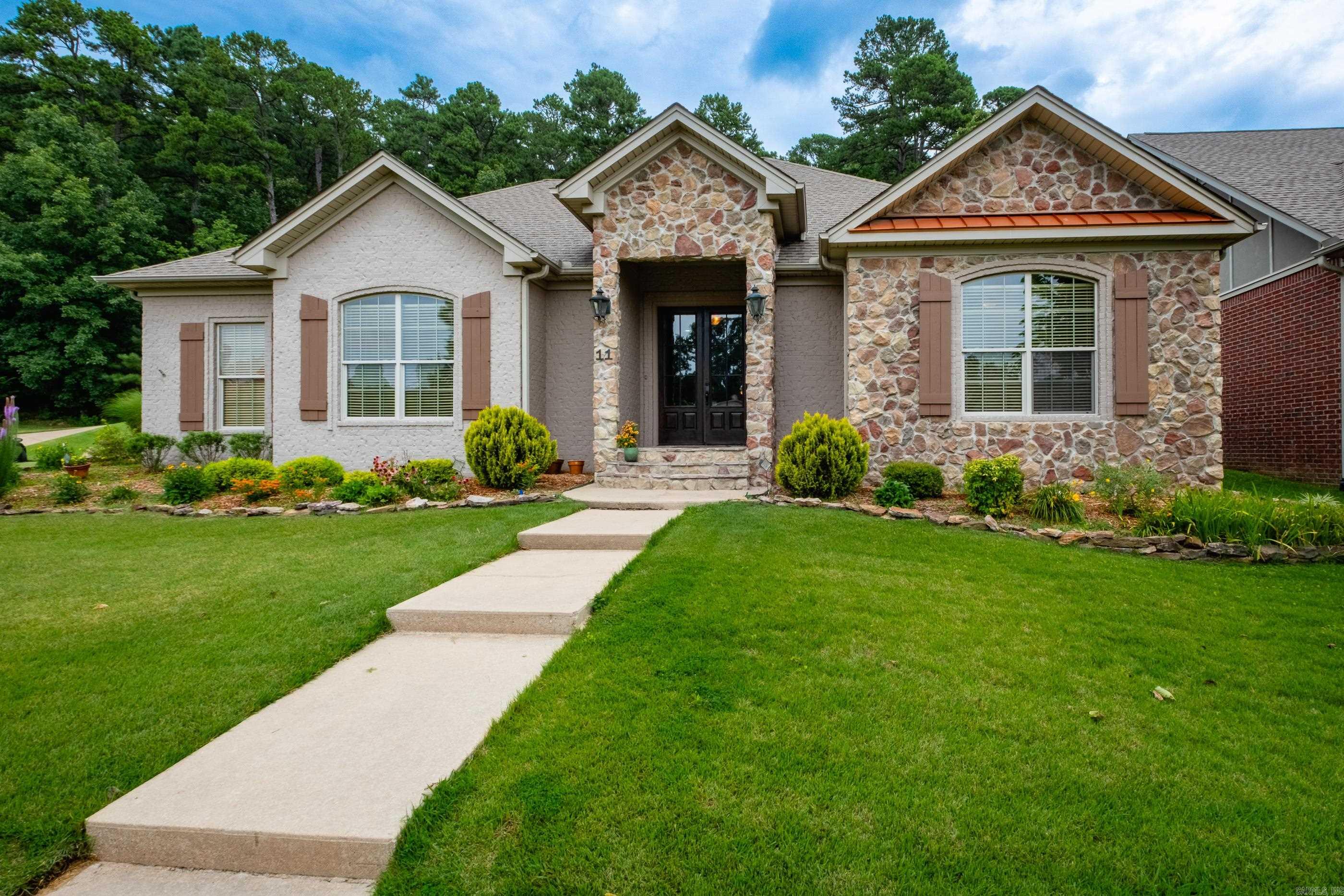 PINNACLE VALLEY COURT - Residential