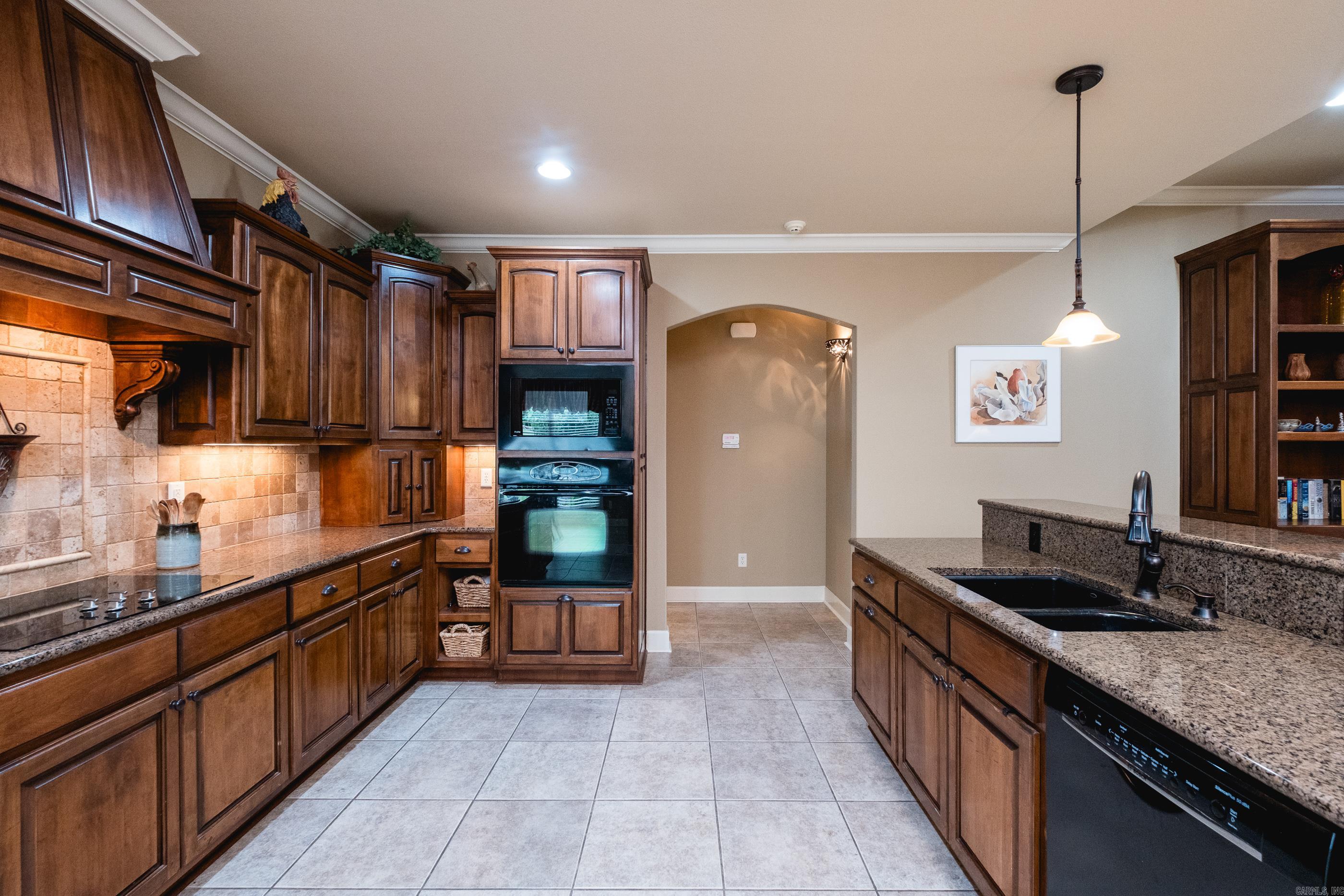 PINNACLE VALLEY COURT - Residential