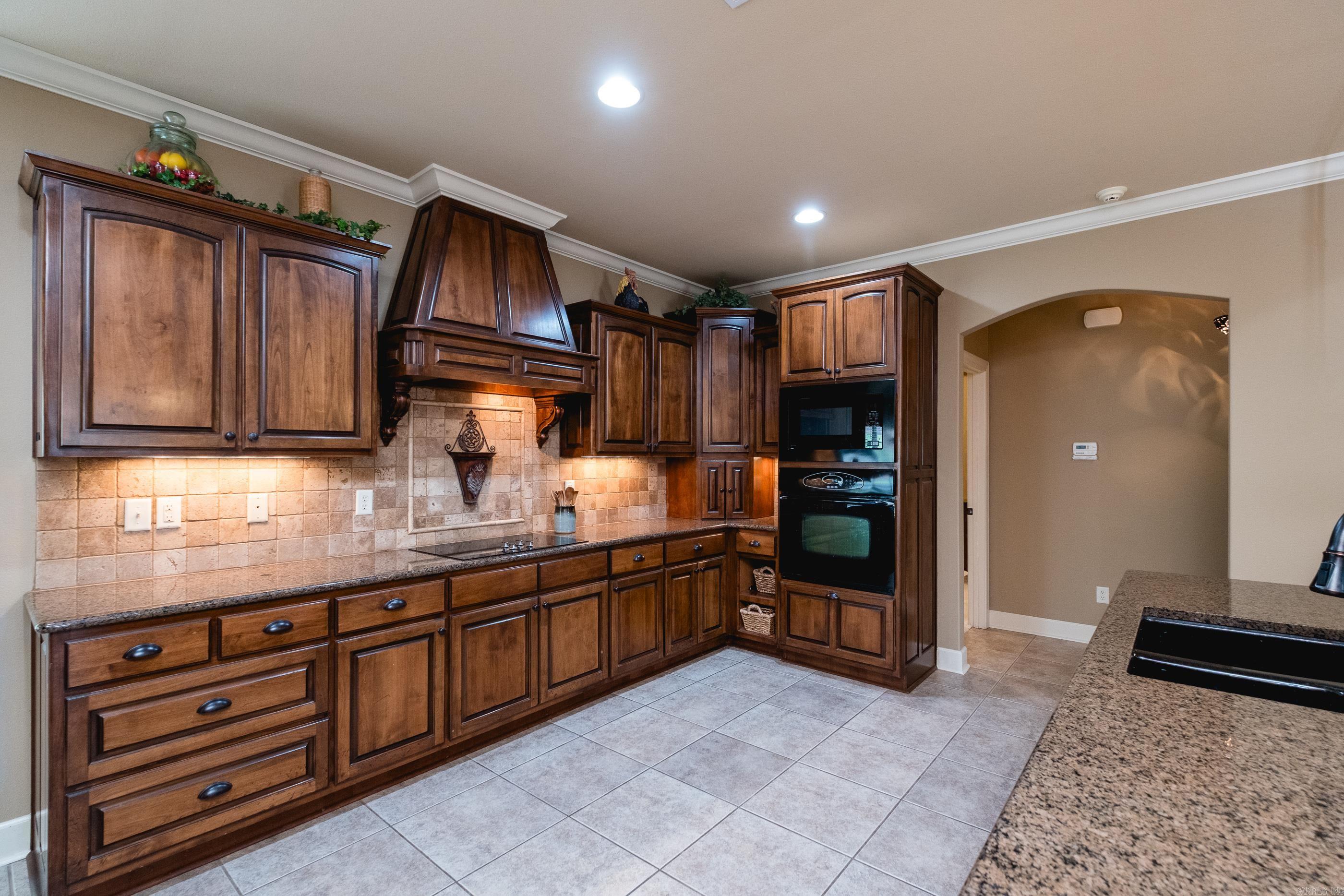 PINNACLE VALLEY COURT - Residential