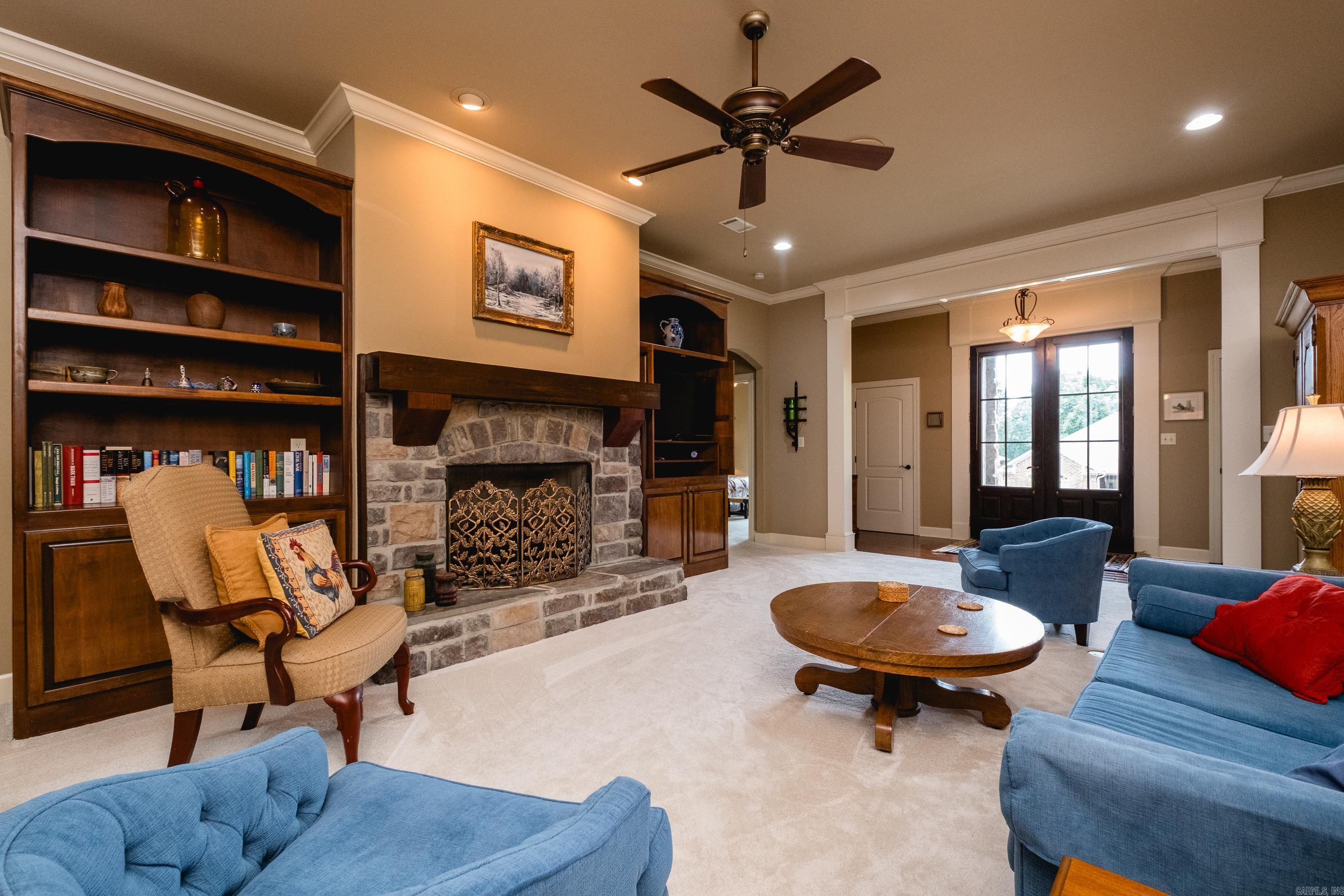 PINNACLE VALLEY COURT - Residential