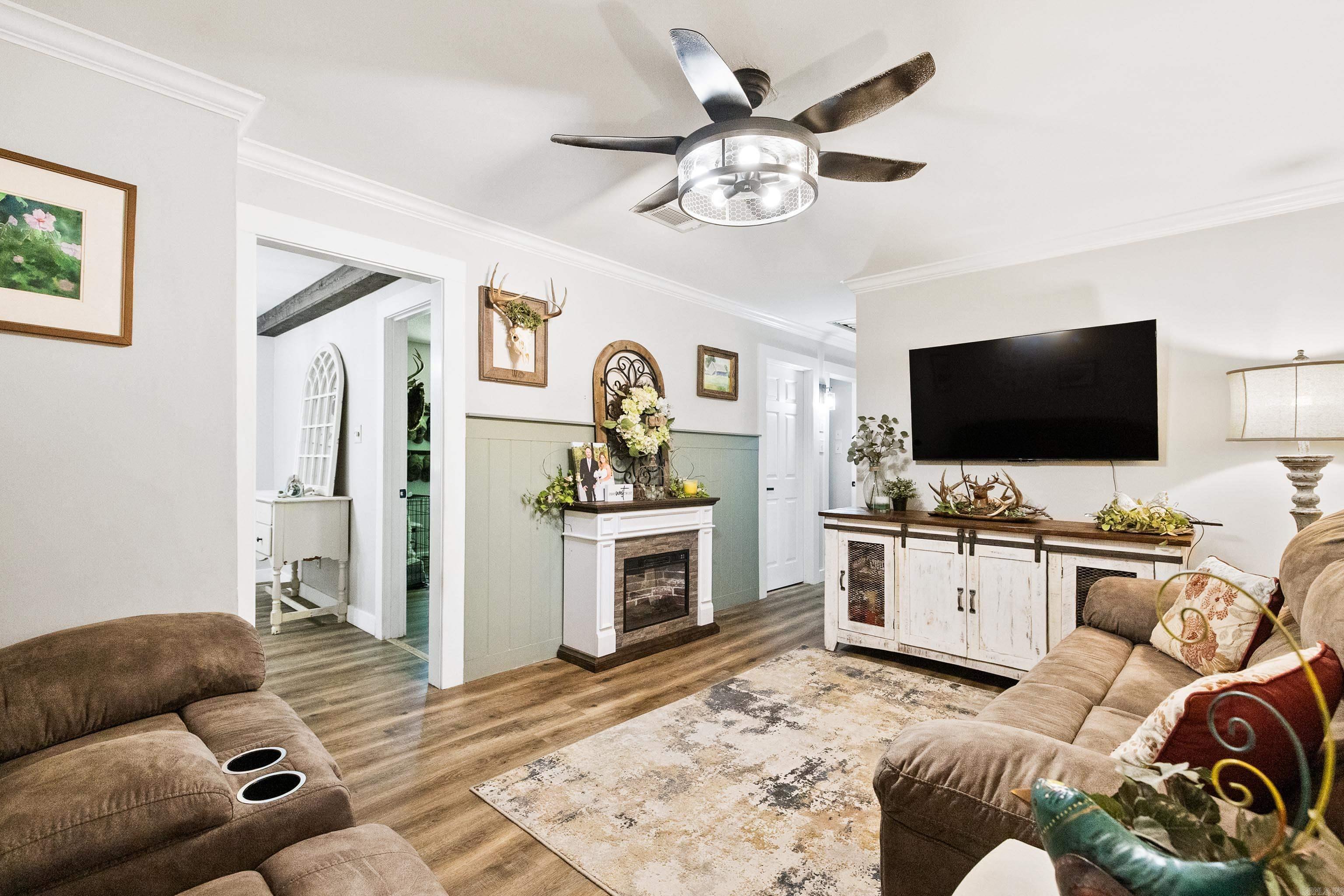 PEBBLE LAKE - Residential