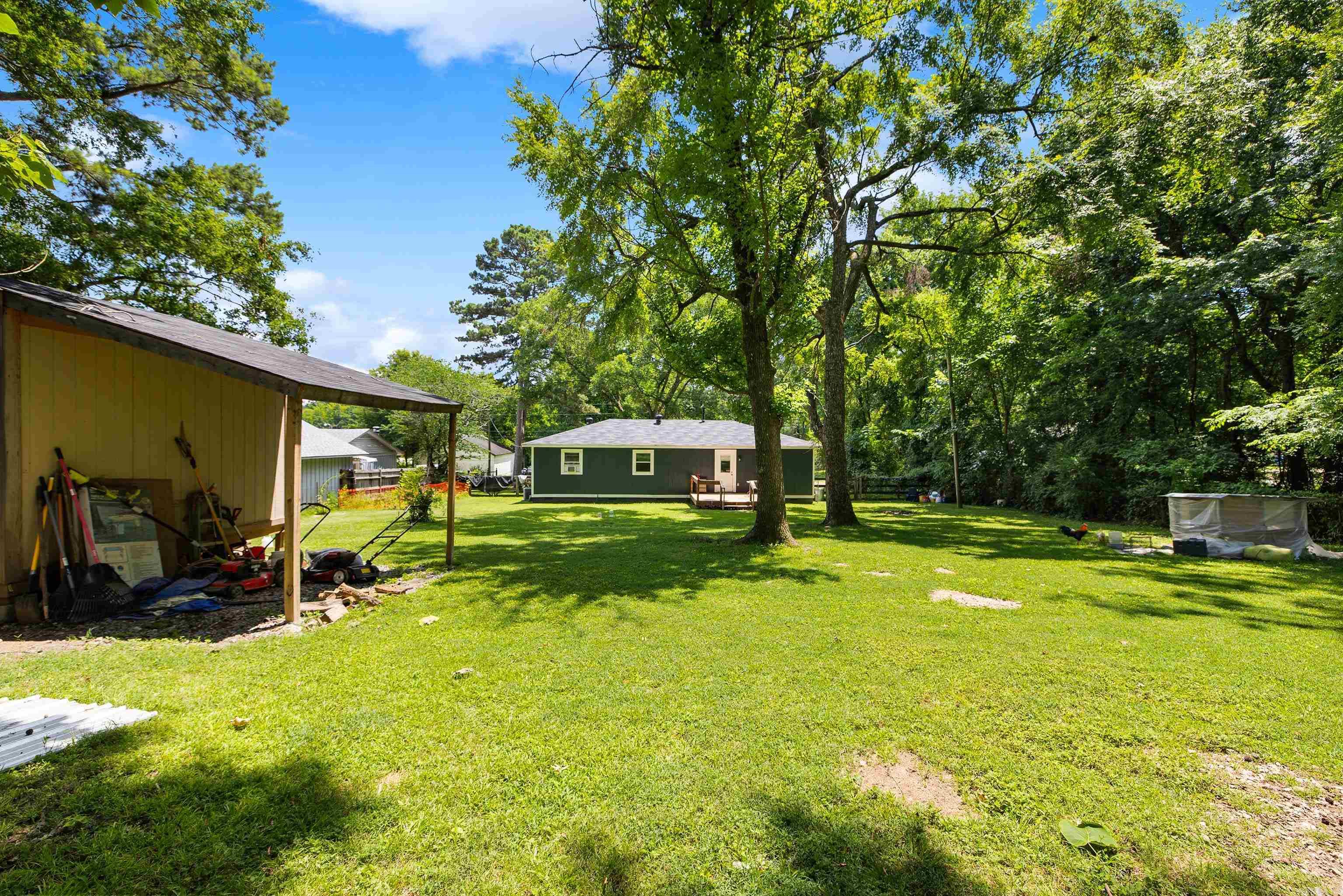 PEBBLE LAKE - Residential