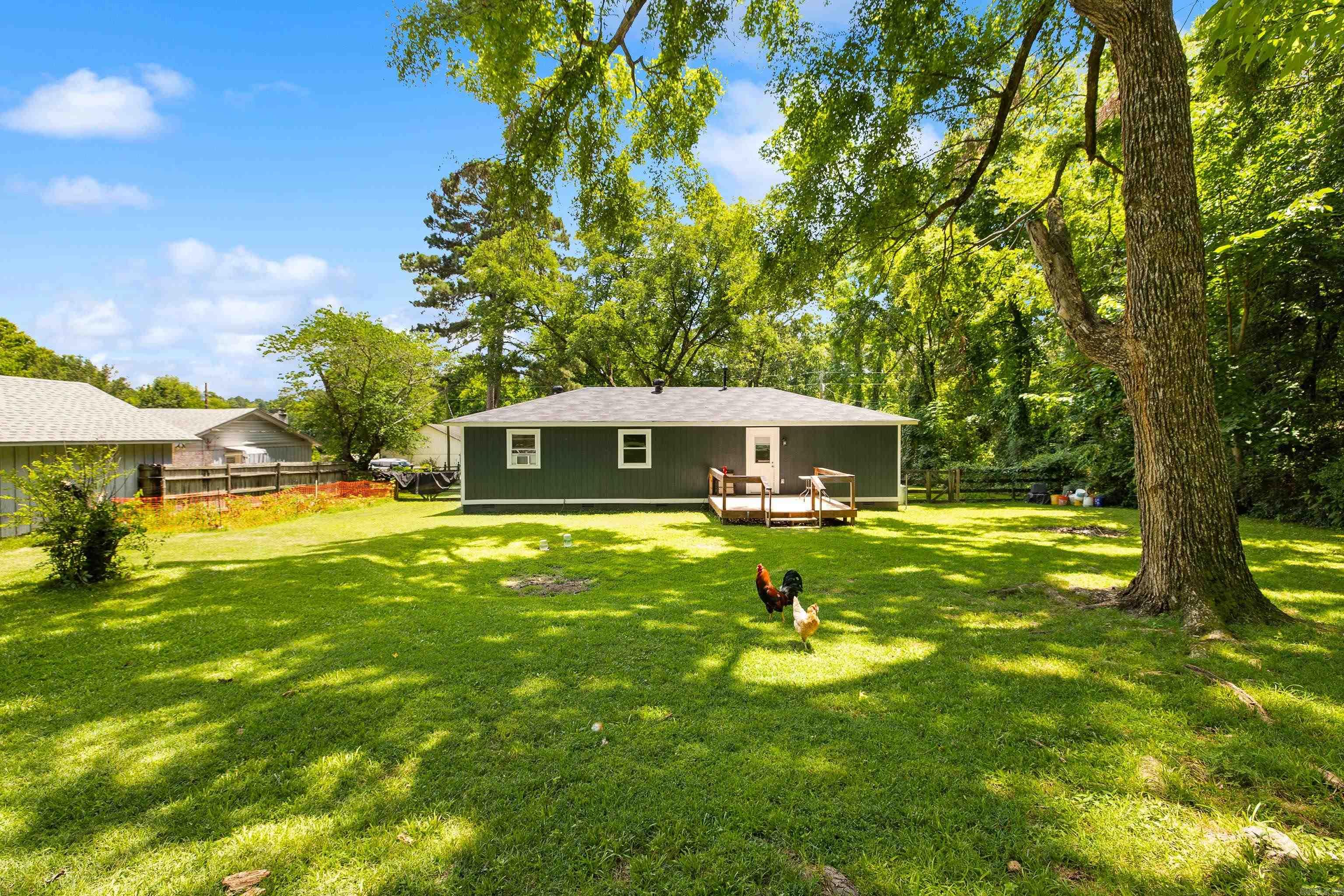 PEBBLE LAKE - Residential