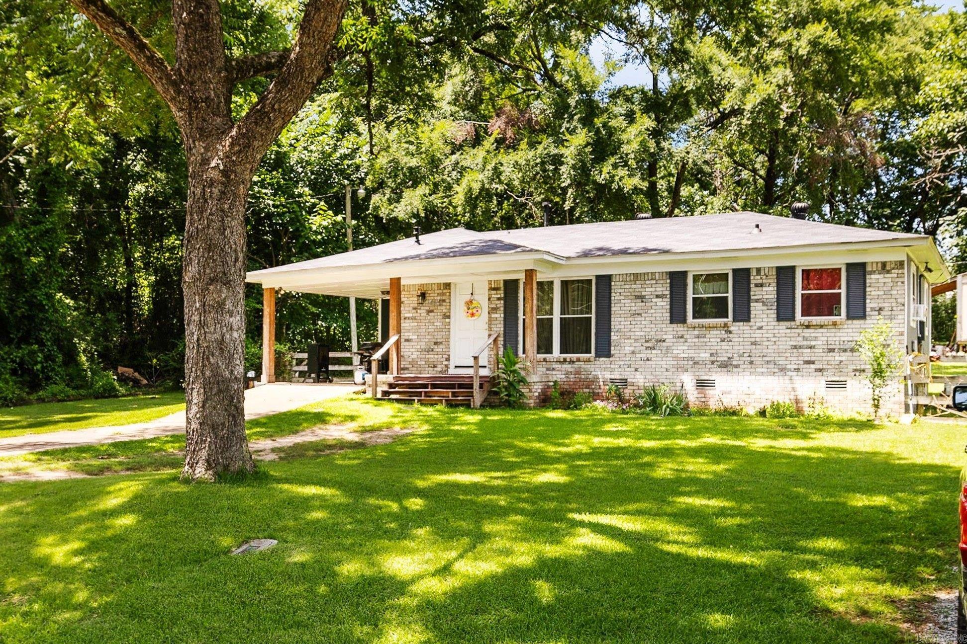 PEBBLE LAKE - Residential