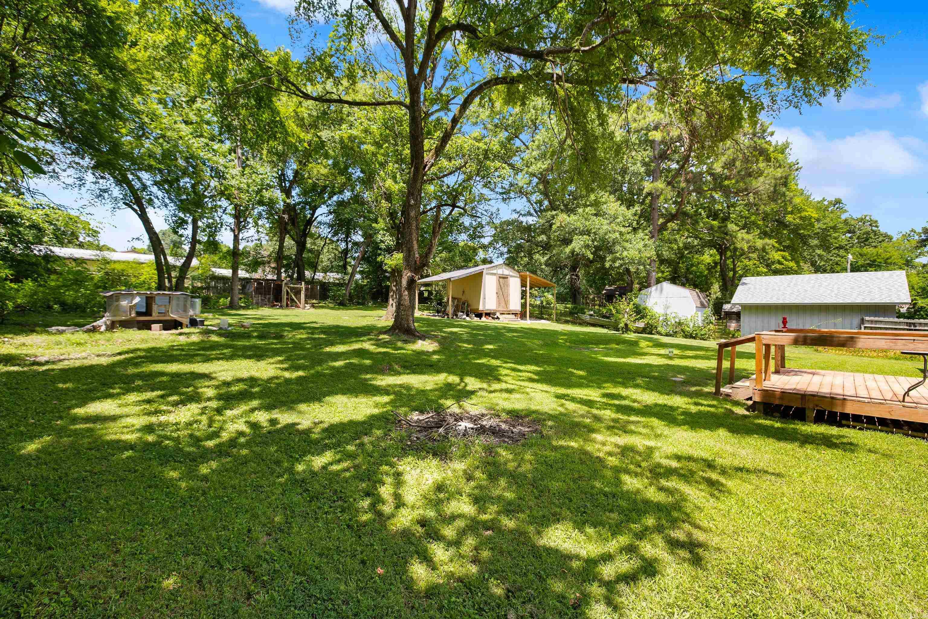 PEBBLE LAKE - Residential