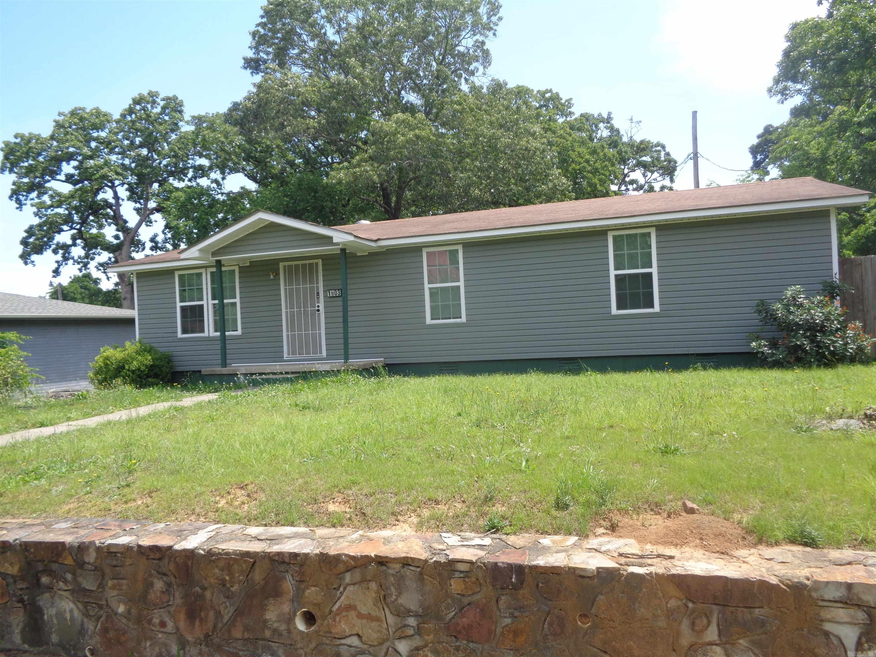 Nice 3-bedroom, 2 home with an open floor plan. Note the update bathrooms. Kitchen furnished with a range and refrigerator. Tenant/s to pay own utilities and responsible for any and all lawn care. Off street parking at the rear of the property. Housing Tenants accepted. NO PET/ANIMALS allowed the property.
