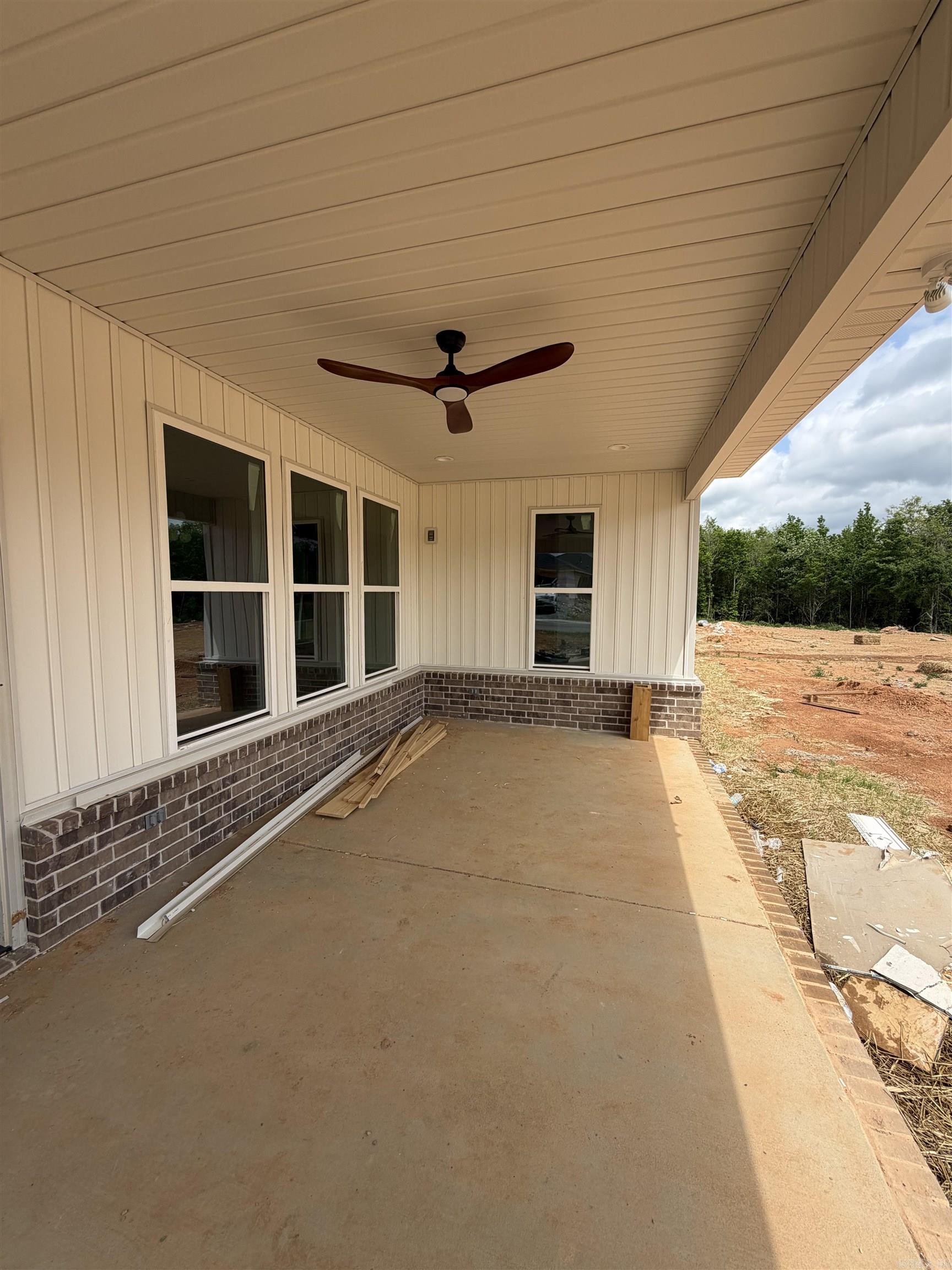 CREEKSIDE - Residential