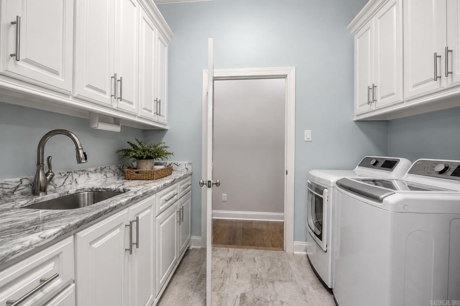 CHENAL VALLEY EPERNAY PLACE - Residential