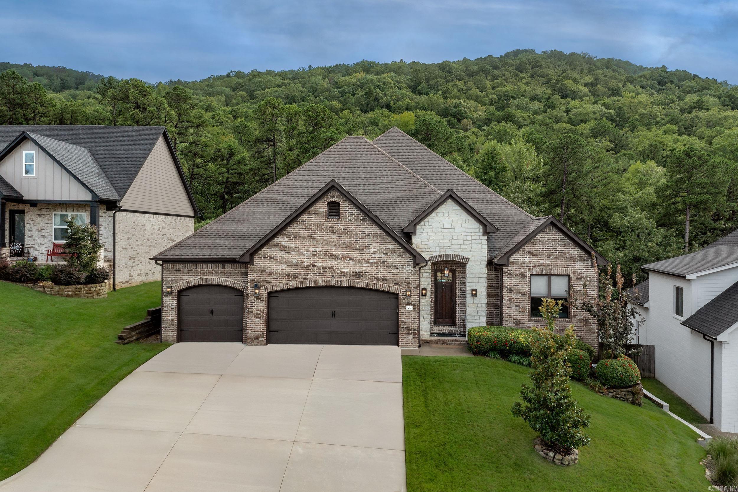 CHENAL VALLEY EPERNAY PLACE - Residential