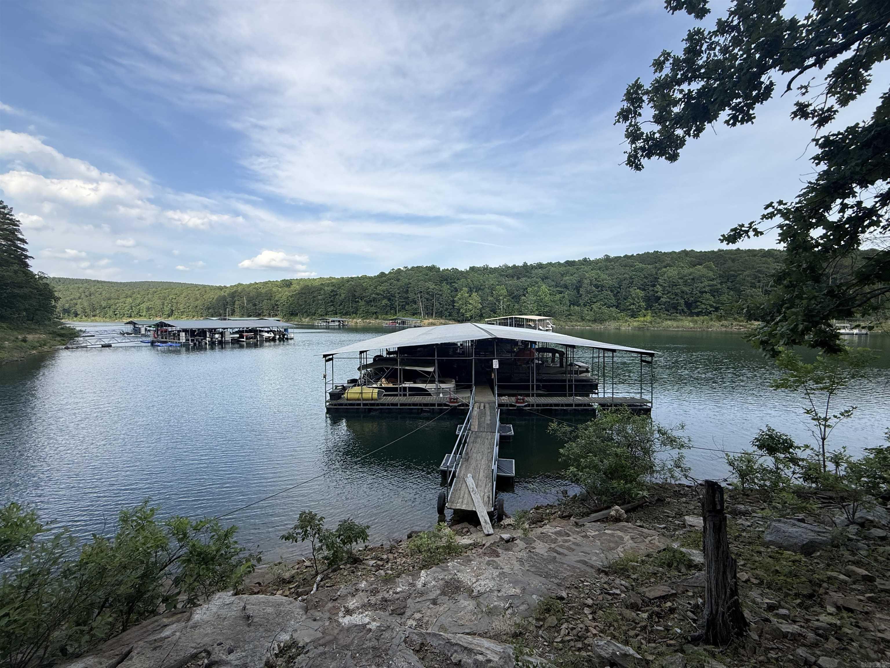 MYEERAH - LAKE - Residential