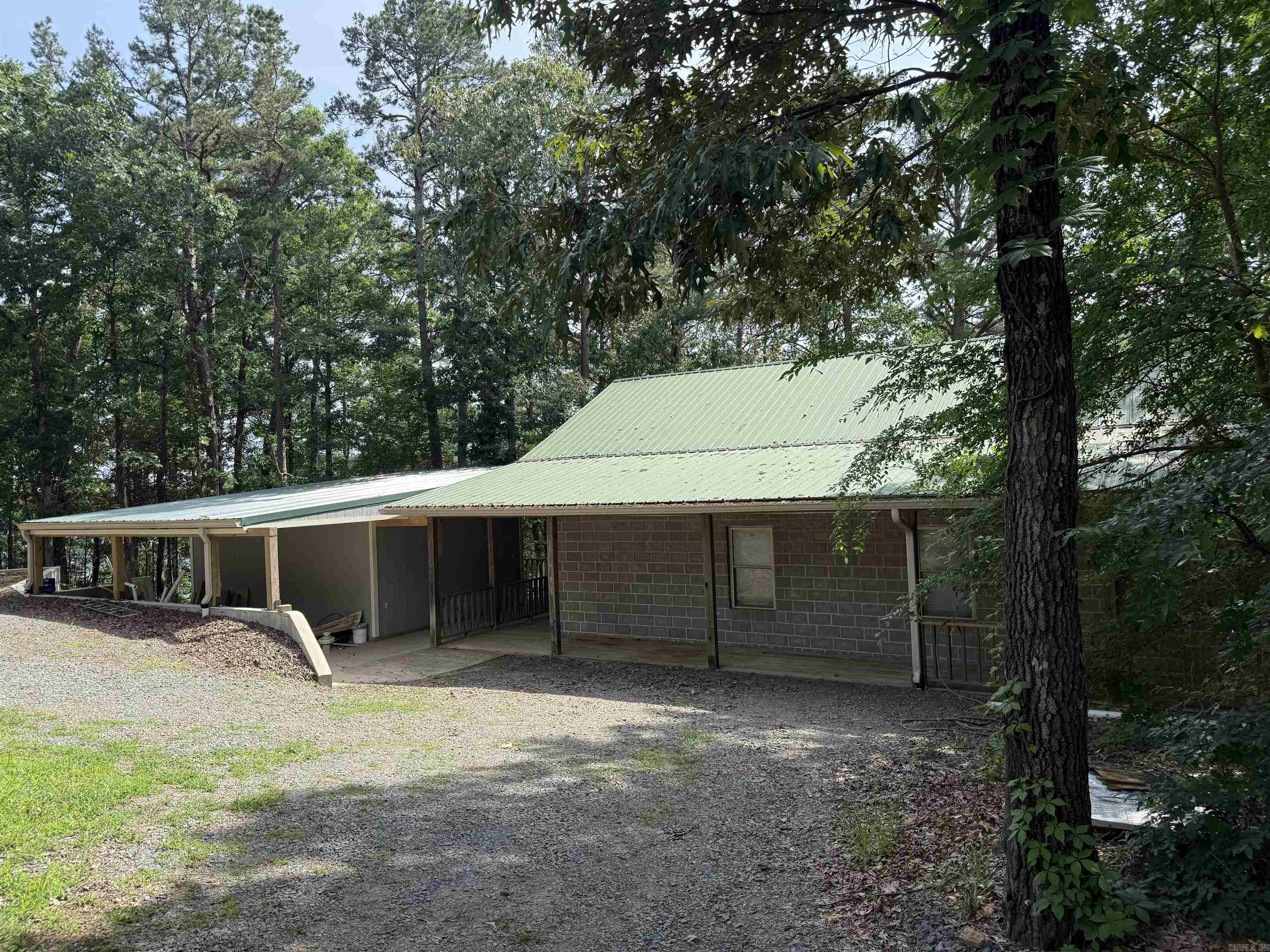 MYEERAH - LAKE - Residential