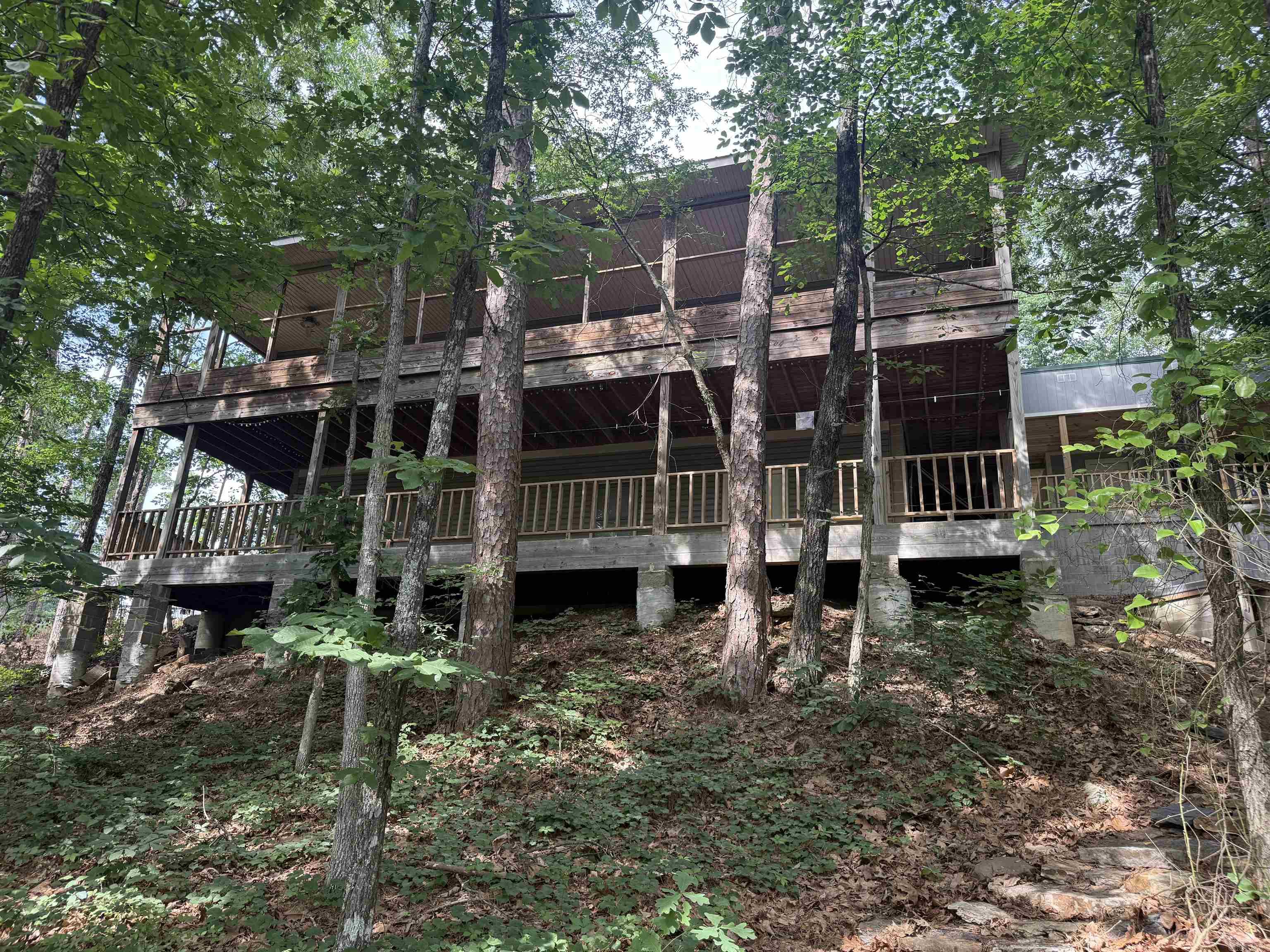 MYEERAH - LAKE - Residential