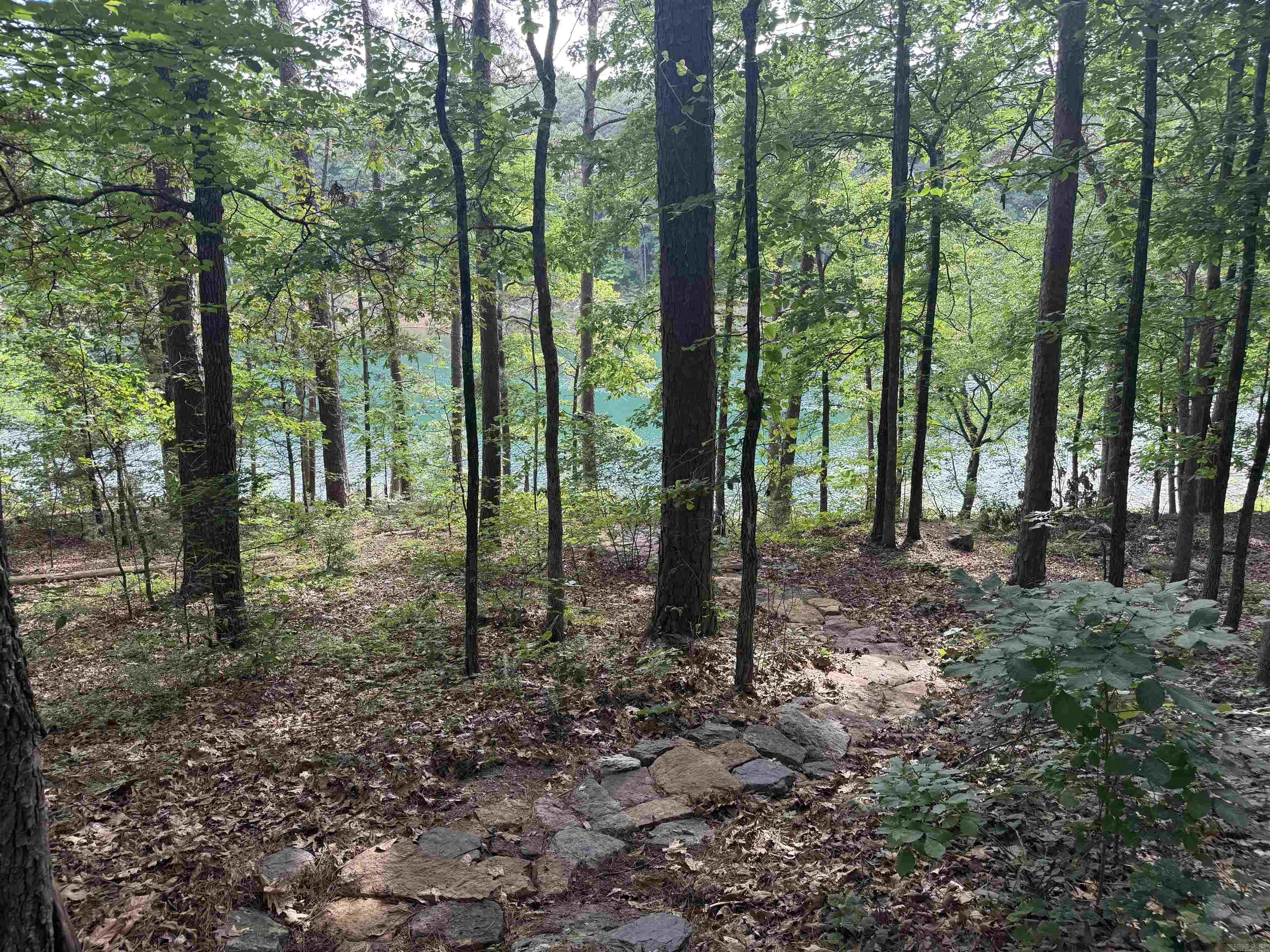 MYEERAH - LAKE - Residential