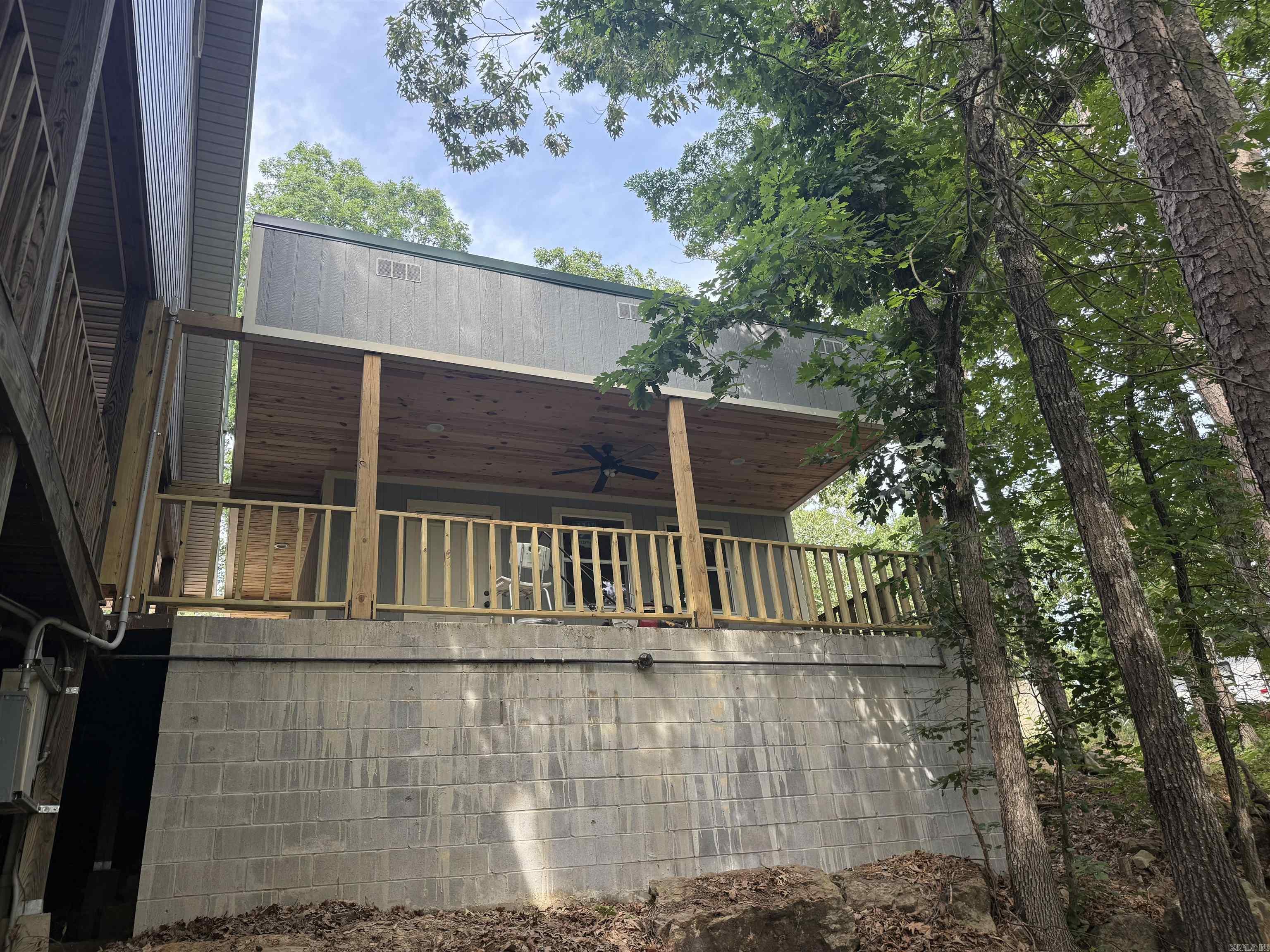MYEERAH - LAKE - Residential