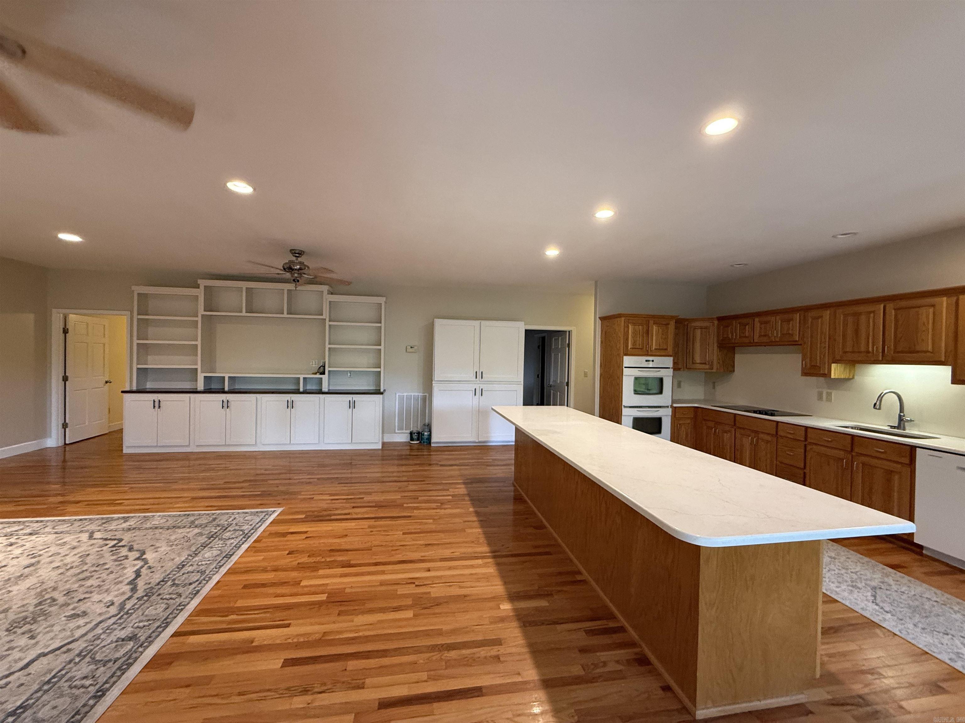 MYEERAH - LAKE - Residential
