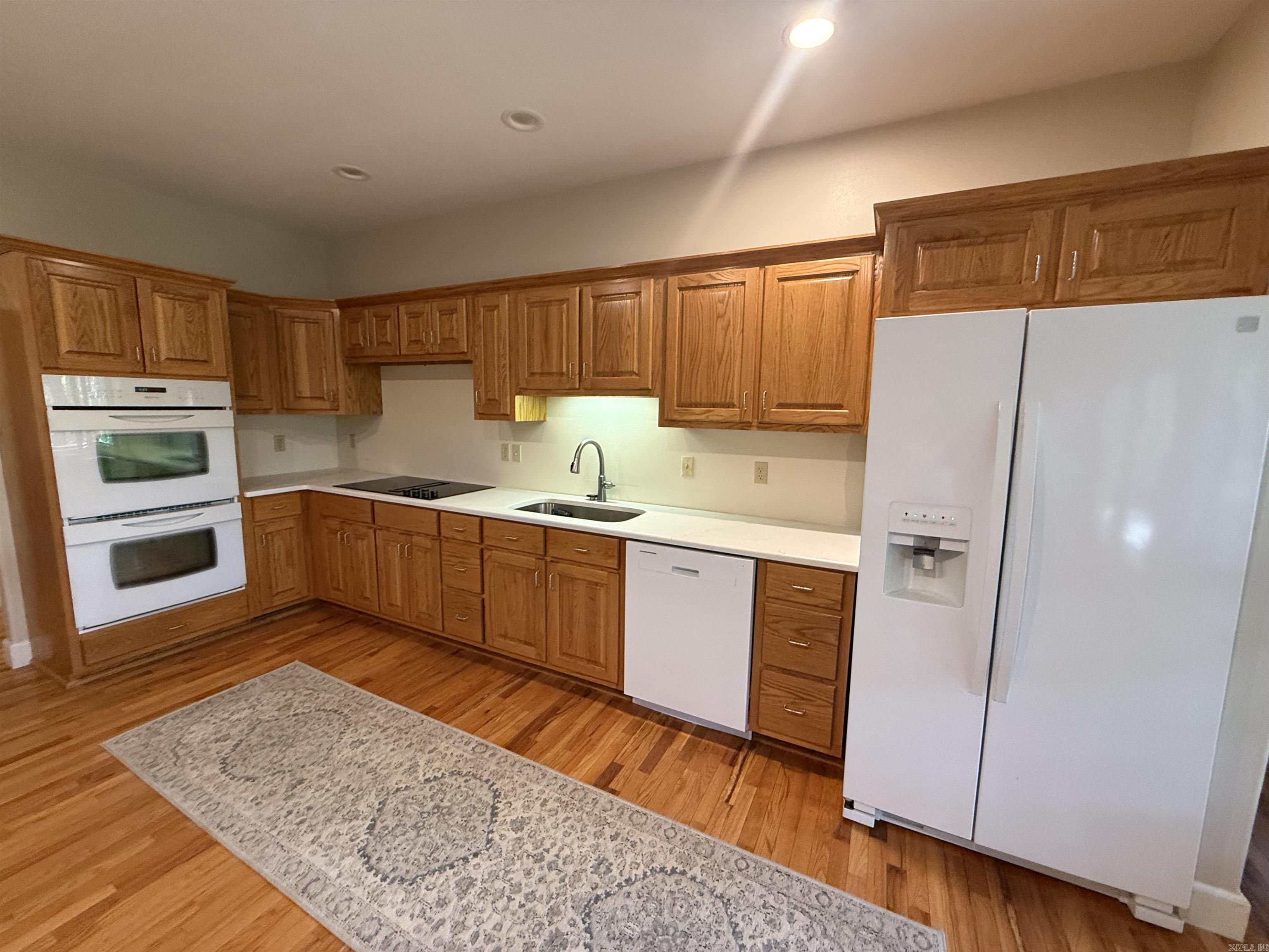 MYEERAH - LAKE - Residential