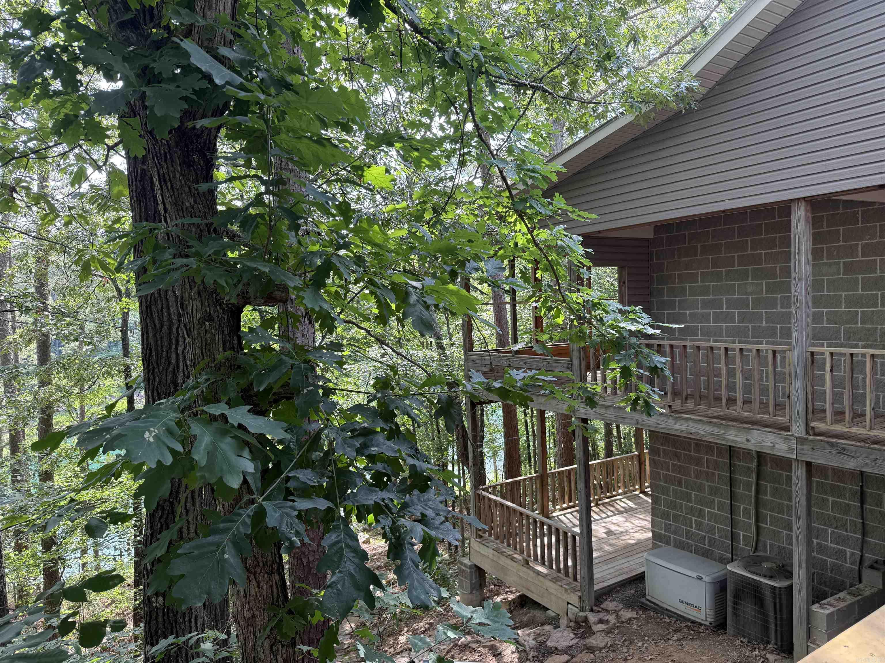MYEERAH - LAKE - Residential