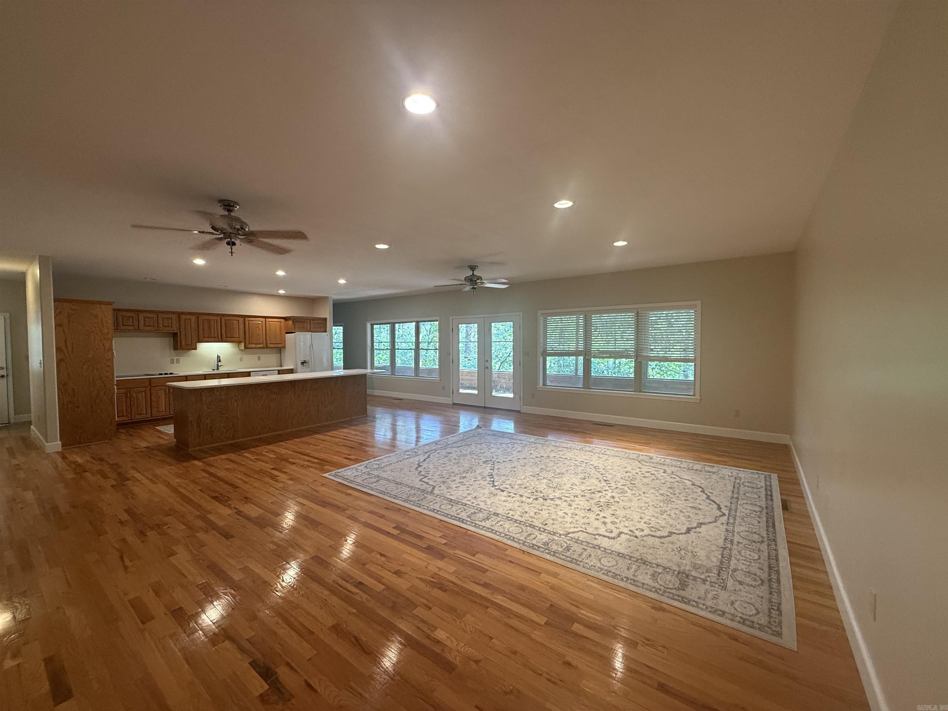 MYEERAH - LAKE - Residential