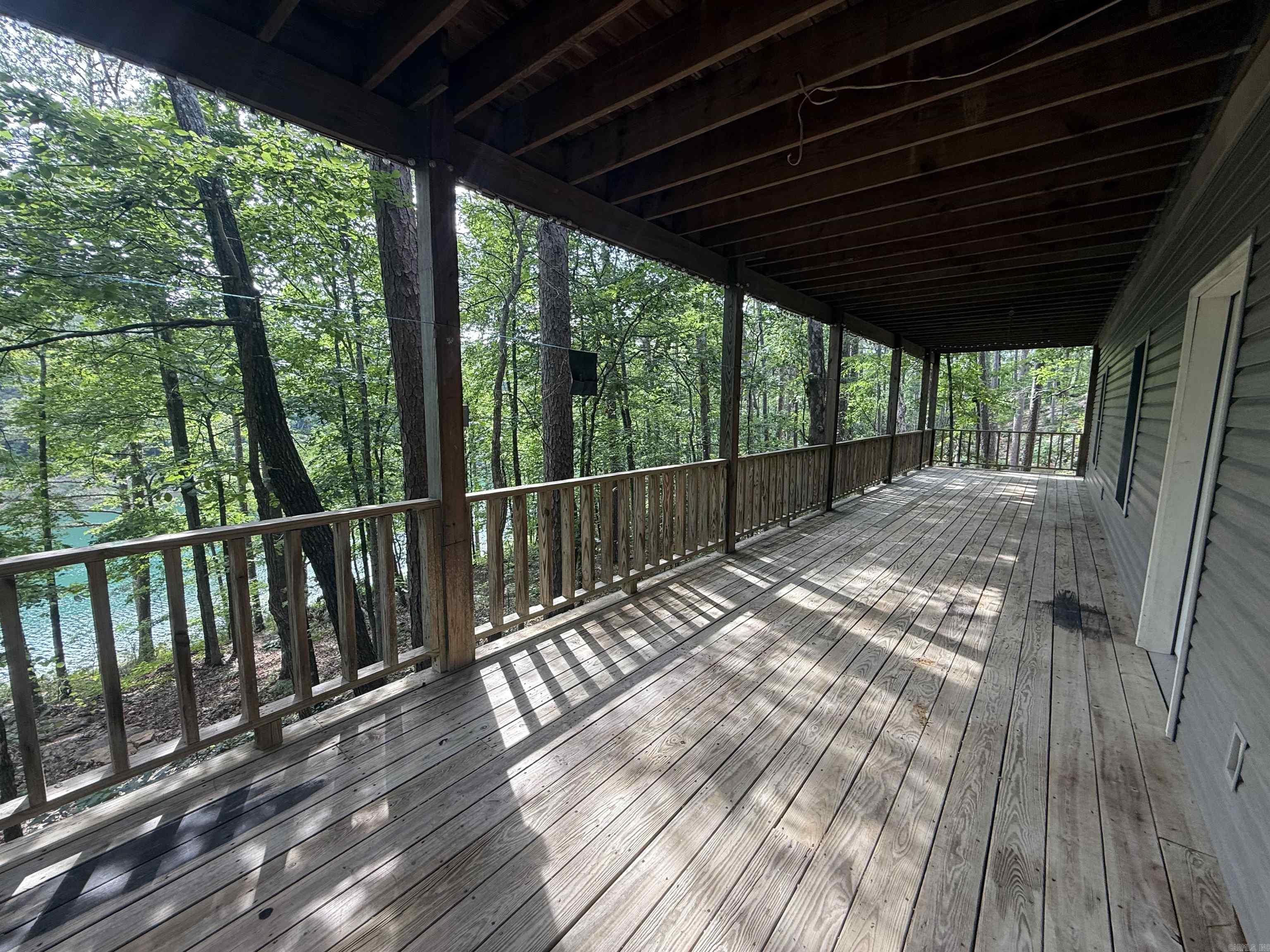 MYEERAH - LAKE - Residential