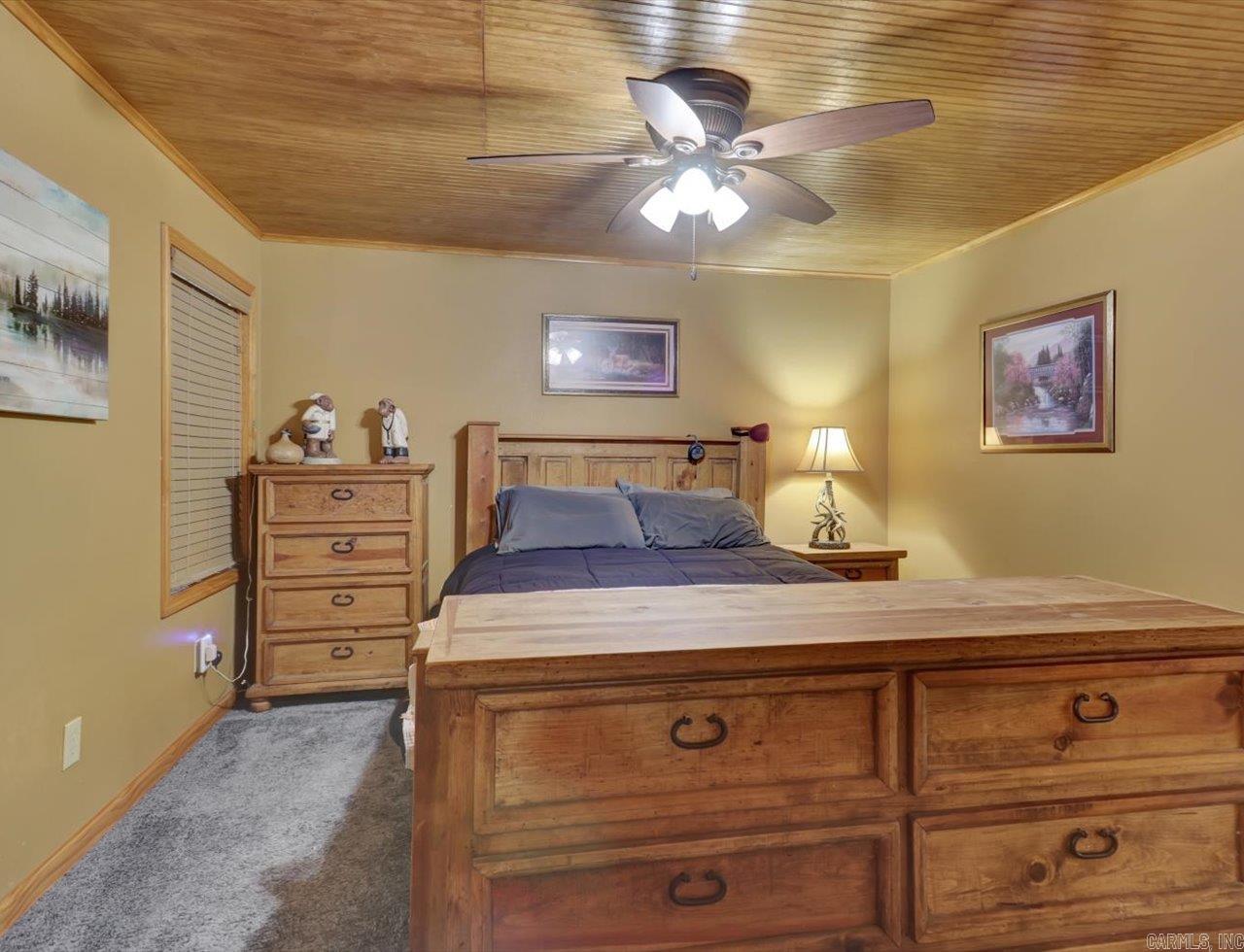 OAKRIDGE LAKE ESTATES - Residential