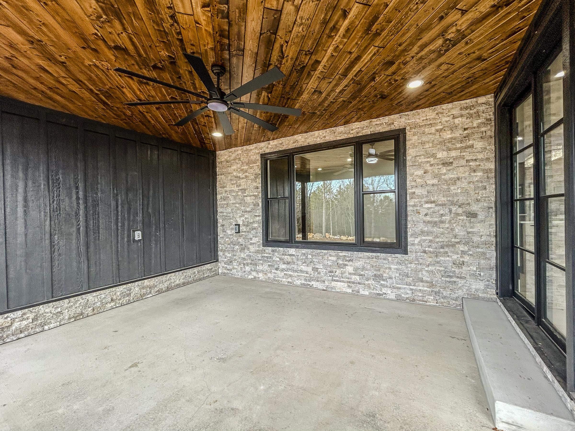 THE SUMMIT - Residential