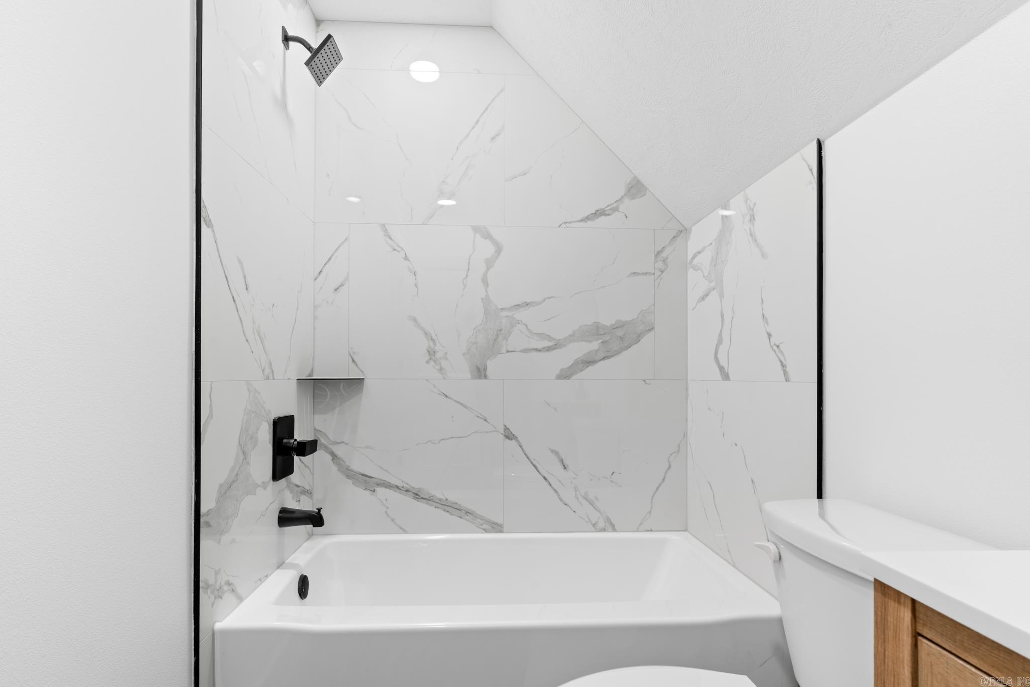 THE SUMMIT - Residential