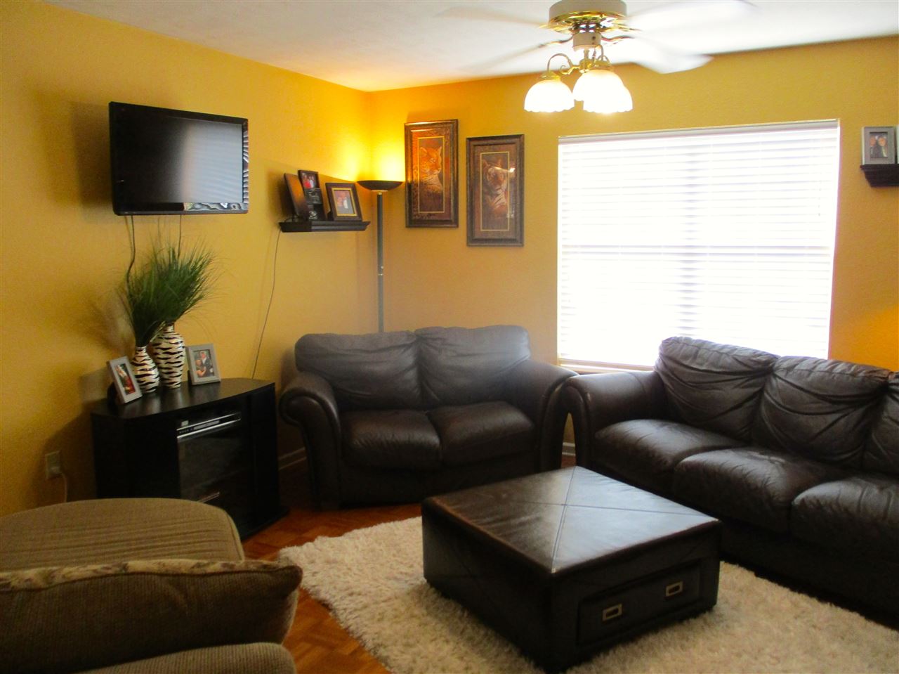 HUNTERS COVE - Residential