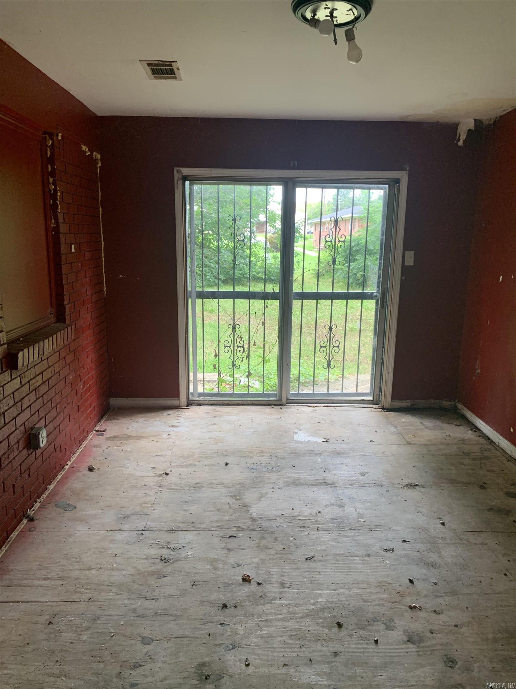 CITY OF LR L16 - Residential
